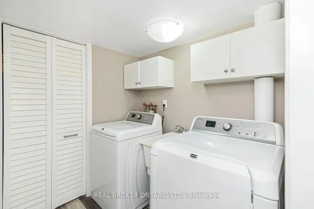 Additional property image - 647 Tomahawk Cres
