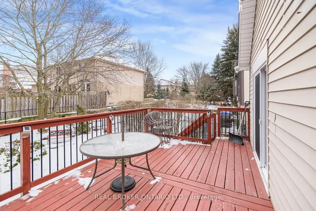 Additional property image - 647 Tomahawk Cres