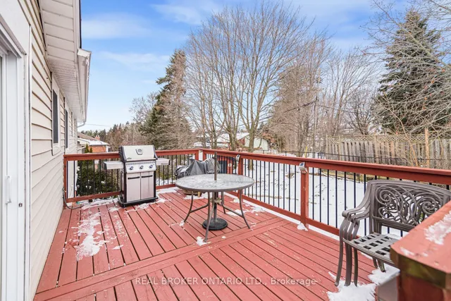 Additional property image - 647 Tomahawk Cres