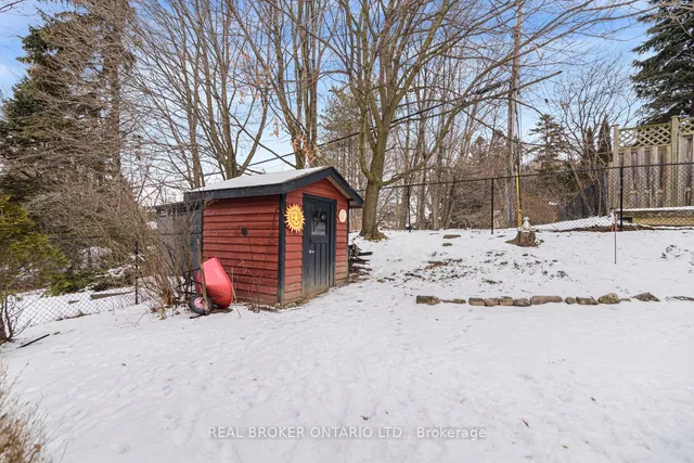 Additional property image - 647 Tomahawk Cres