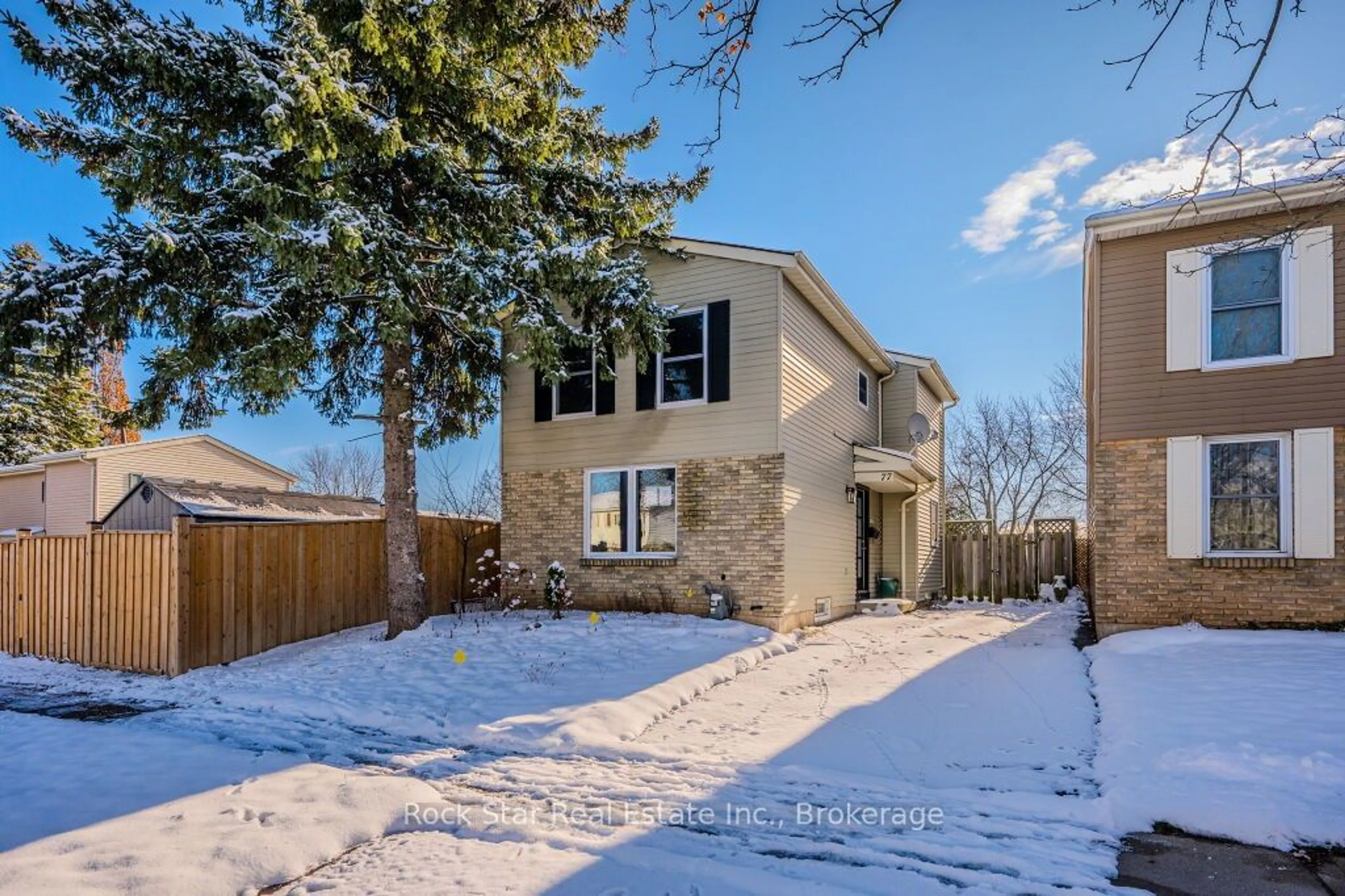 A pic from outside/outdoor area/front of a property/back of a property/a pic from drone, street for 77 Timberlane Cres, Kitchener Ontario N2N 1T5