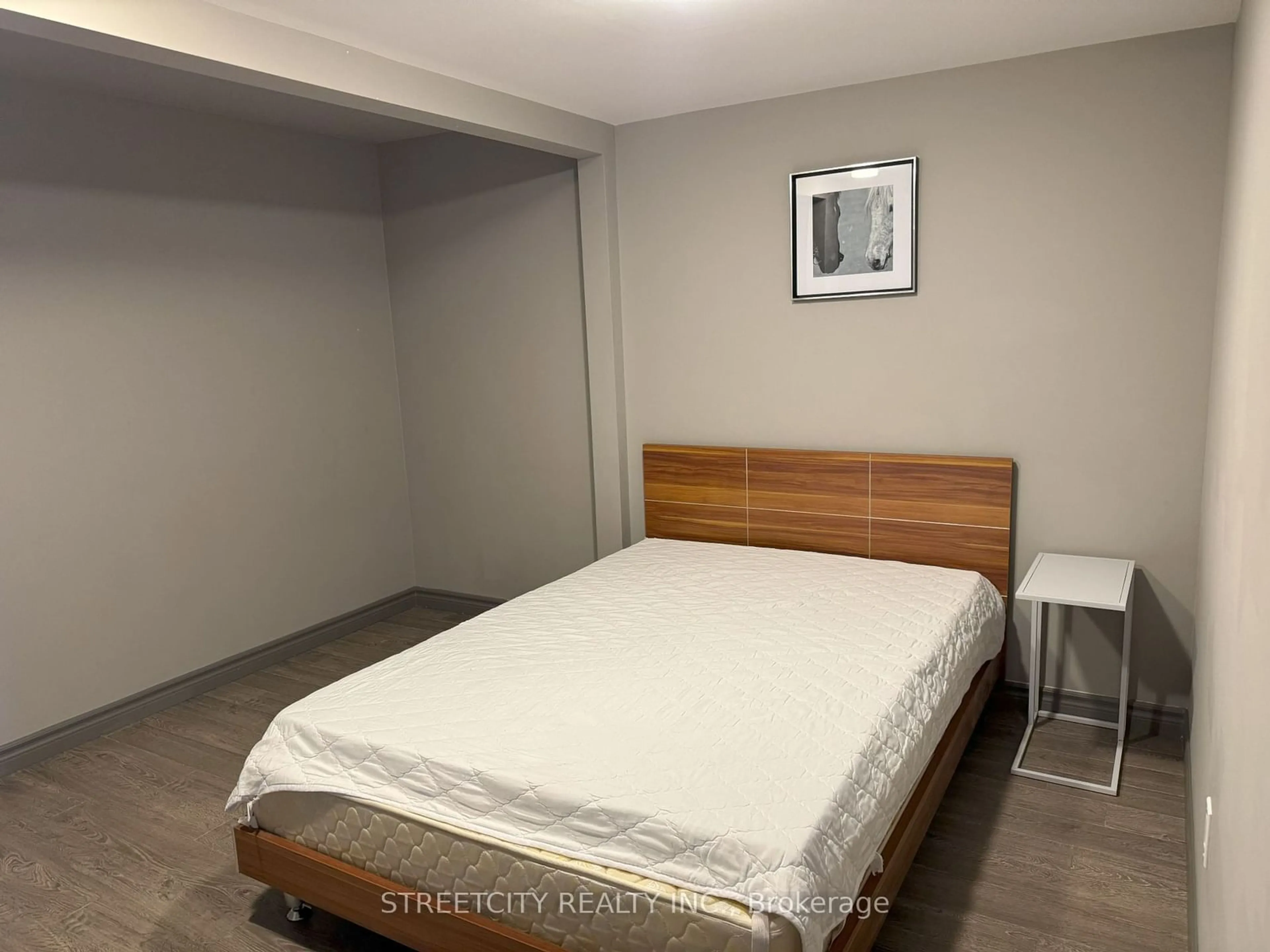 A pic of a room for 321 Spruce St #615, Waterloo Ontario N2L 0G4