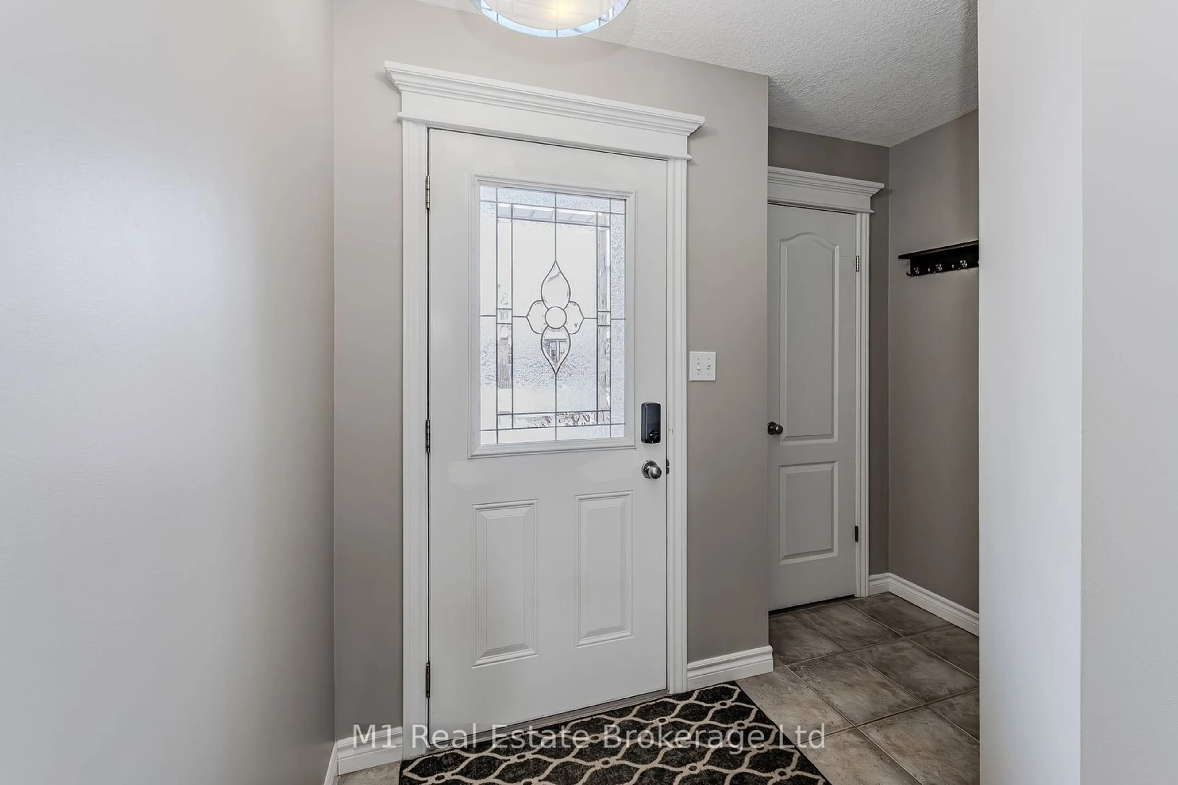 Indoor entryway for 300 Severn Dr, Guelph Ontario N1E 0E9