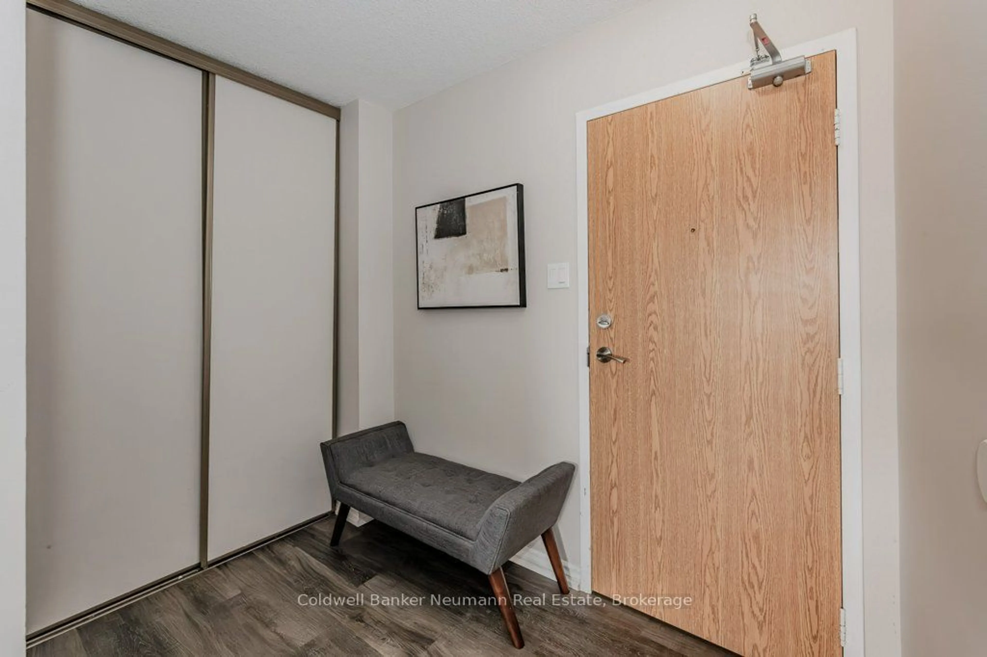 Indoor entryway for 23 Woodlawn Rd #812, Guelph Ontario N1H 7G6