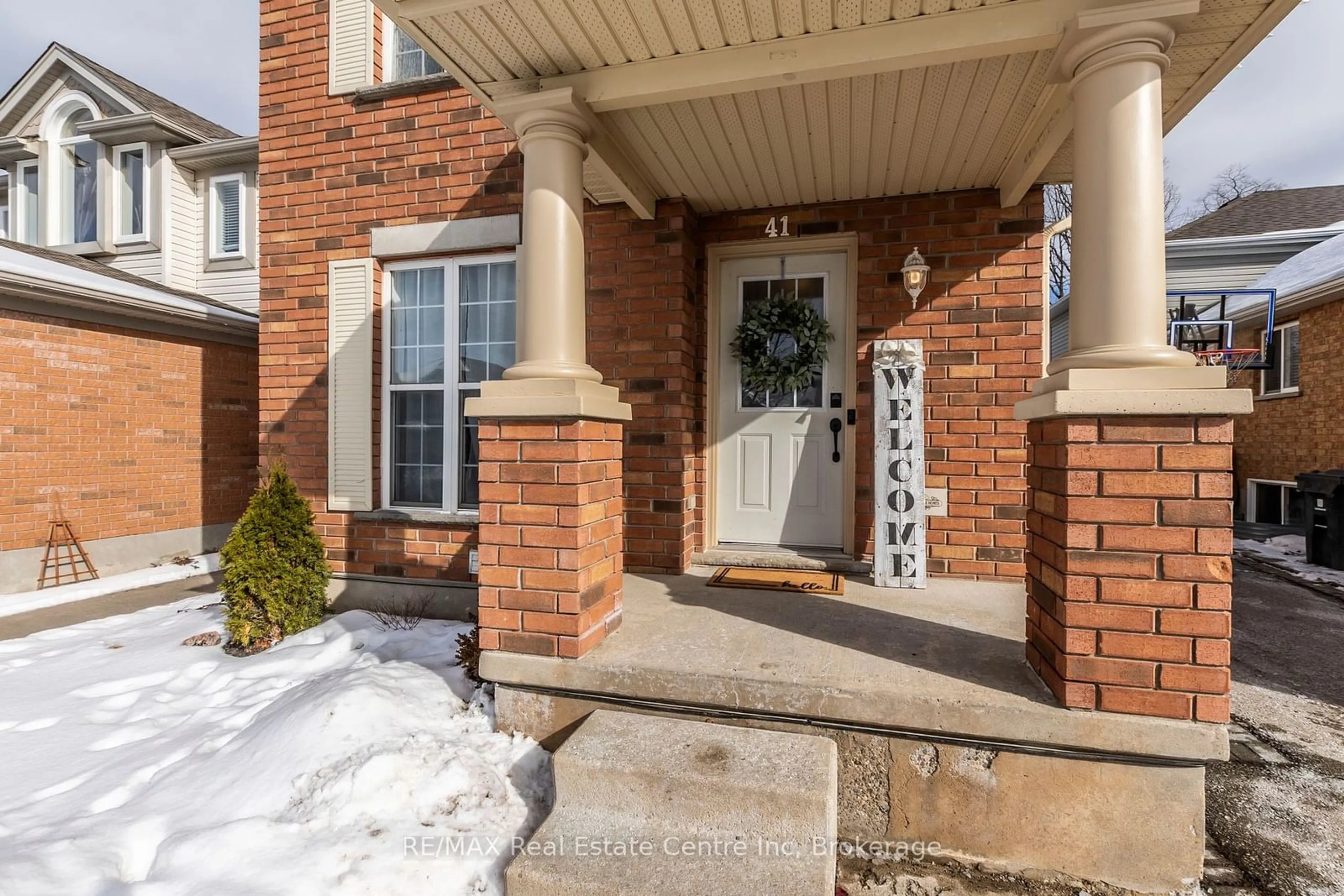 Indoor entryway for 41 Milson Cres, Guelph Ontario N1C 1G9