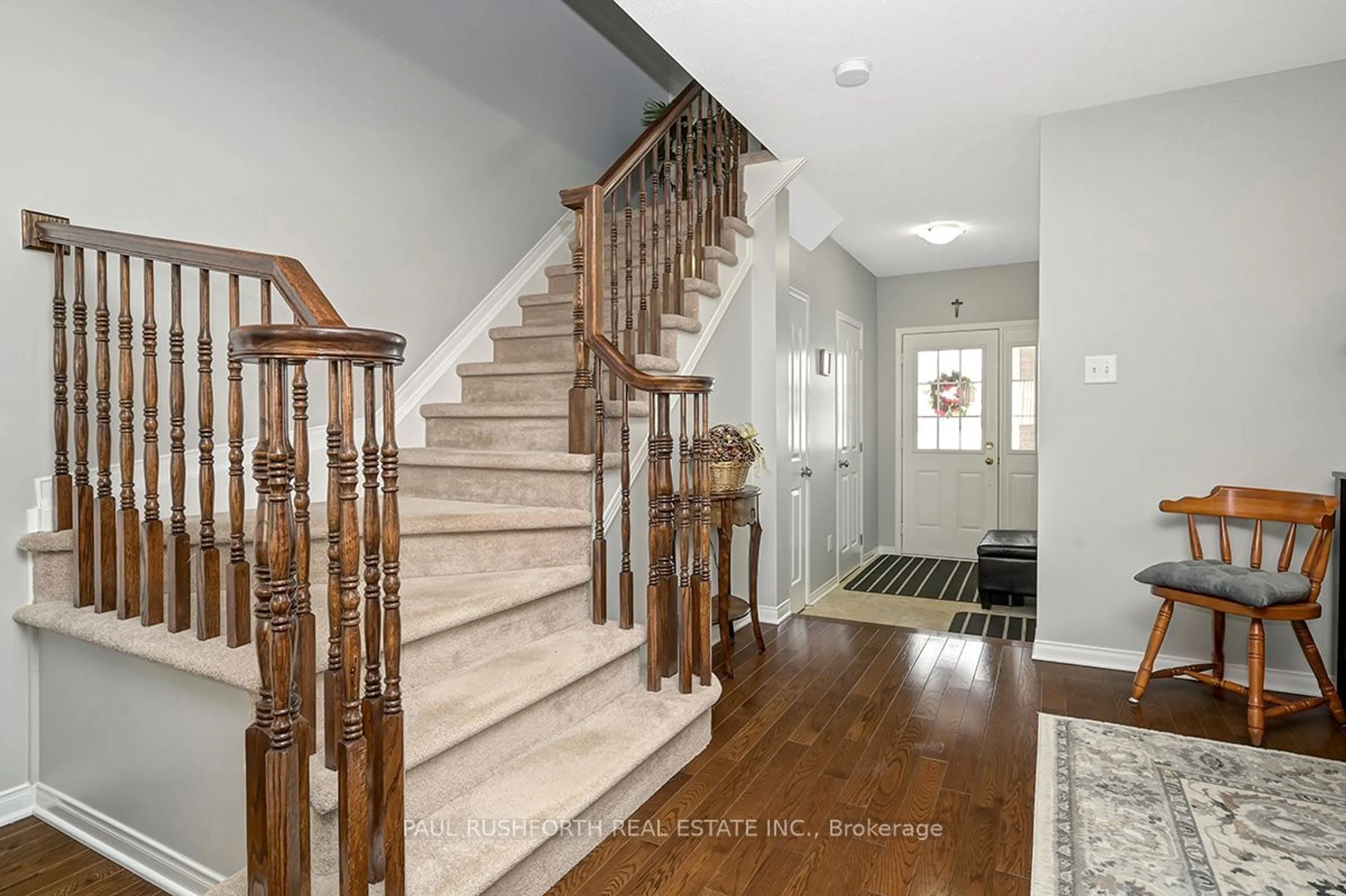 Stairs for 654 Kilbirnie Dr, Barrhaven Ontario K2J 0G8