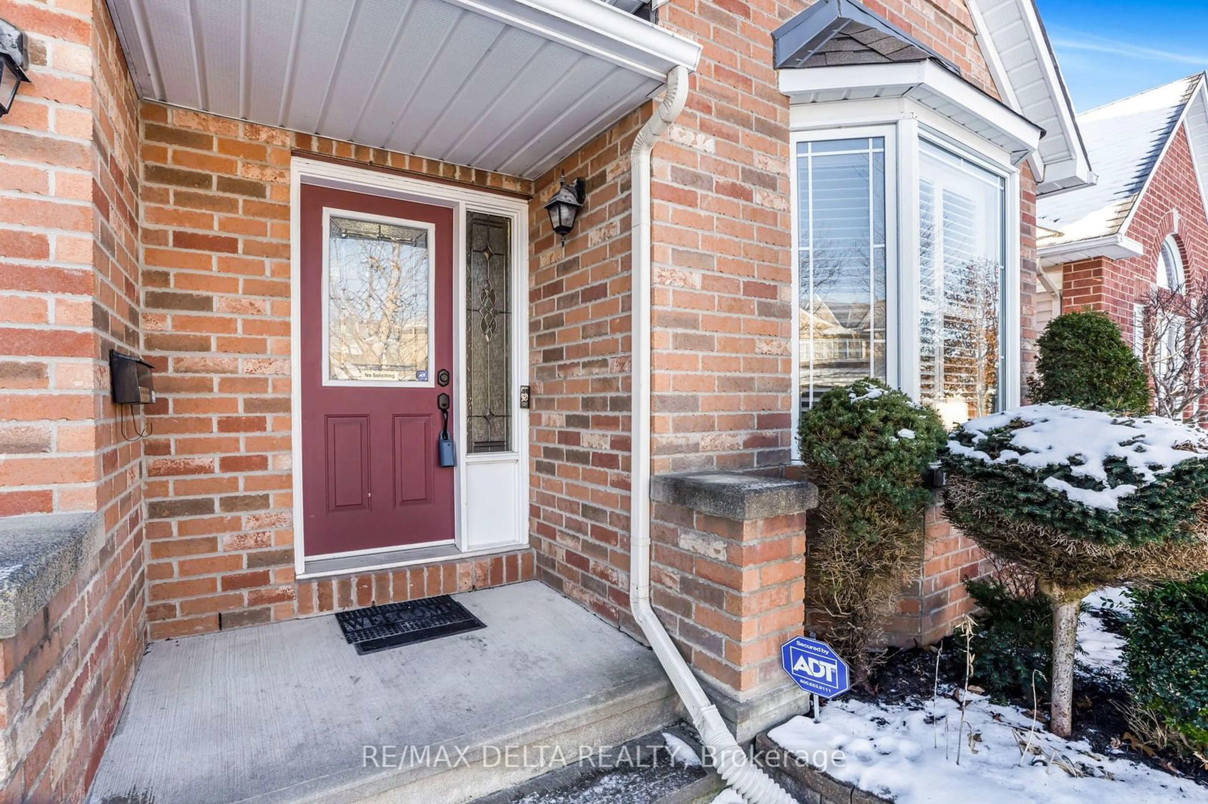 Indoor entryway for 851 Galleria Circ, Orleans - Cumberland and Area Ontario K4A 4Z5