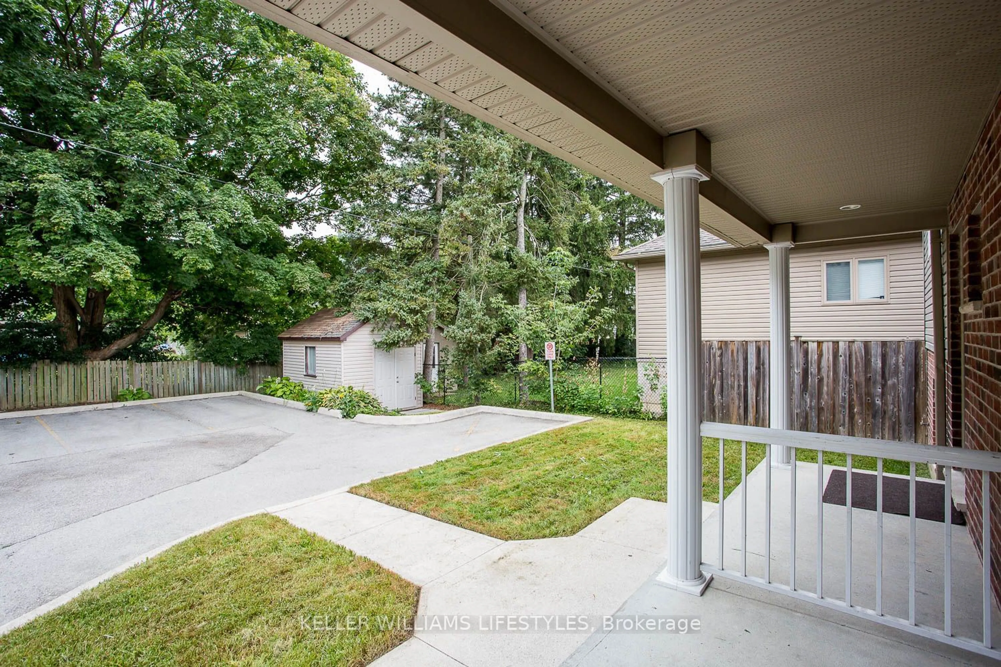 Patio, street for 170 BRITANNIA Ave, London Ontario N6H 2J7