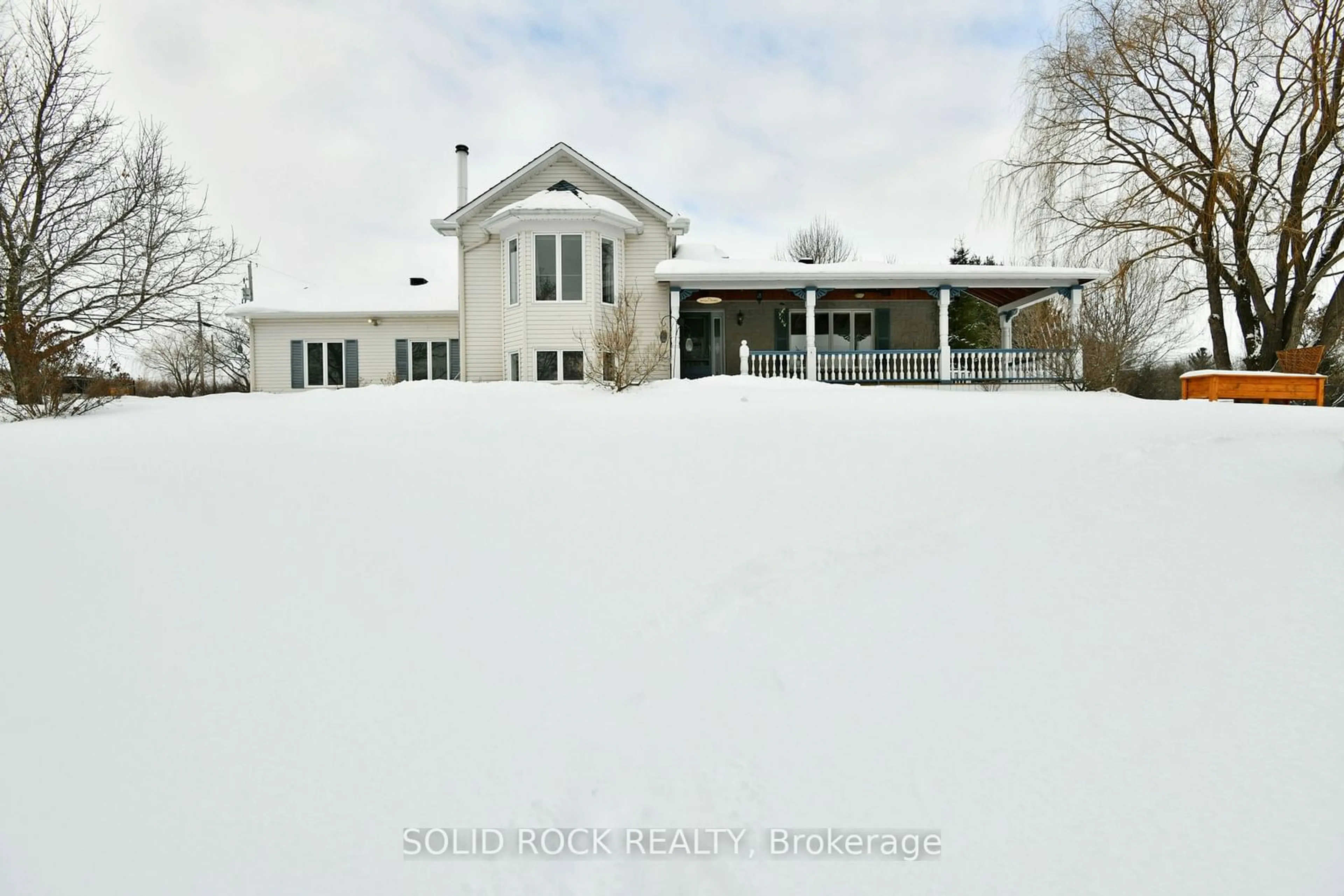 A pic from outside/outdoor area/front of a property/back of a property/a pic from drone, unknown for 511 Maloney Rd, Renfrew Ontario K7V 3Z8