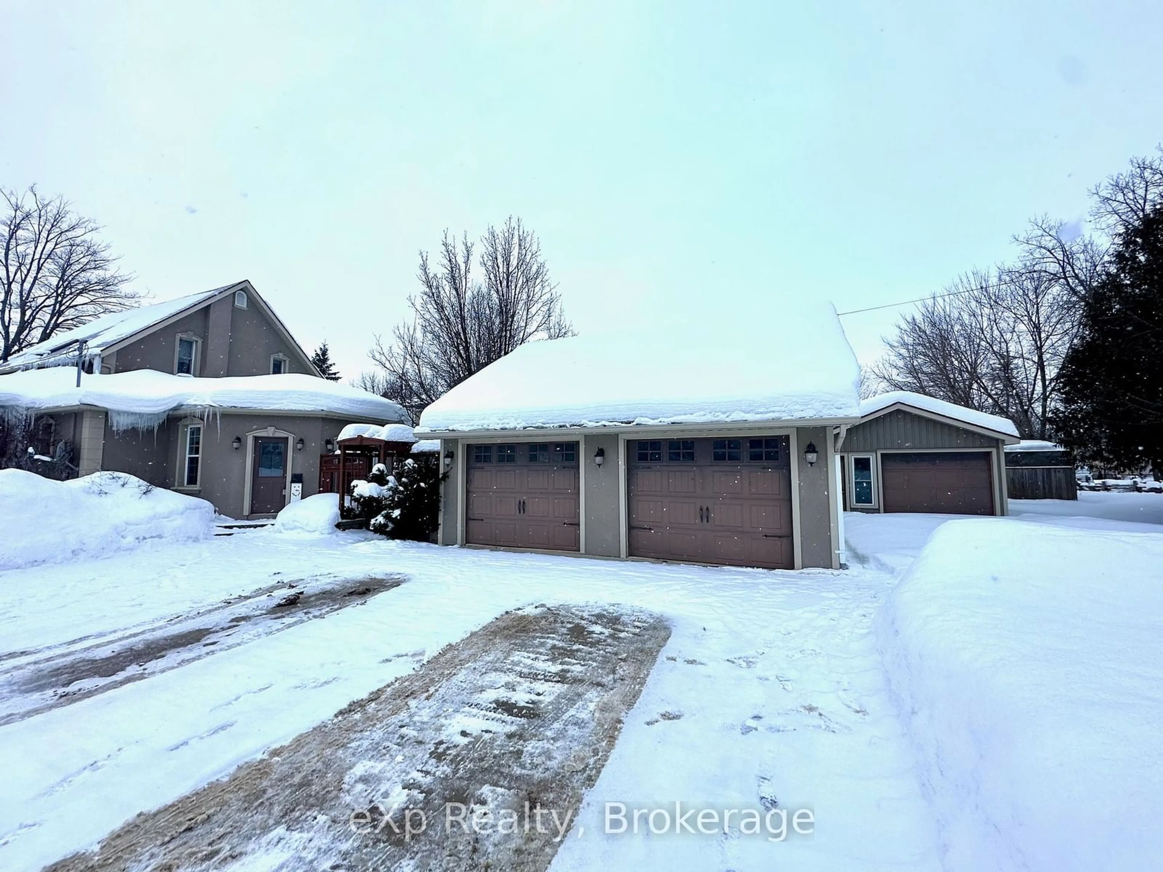 Indoor garage for 524 Colborne St, Brockton Ontario N0G 2V0