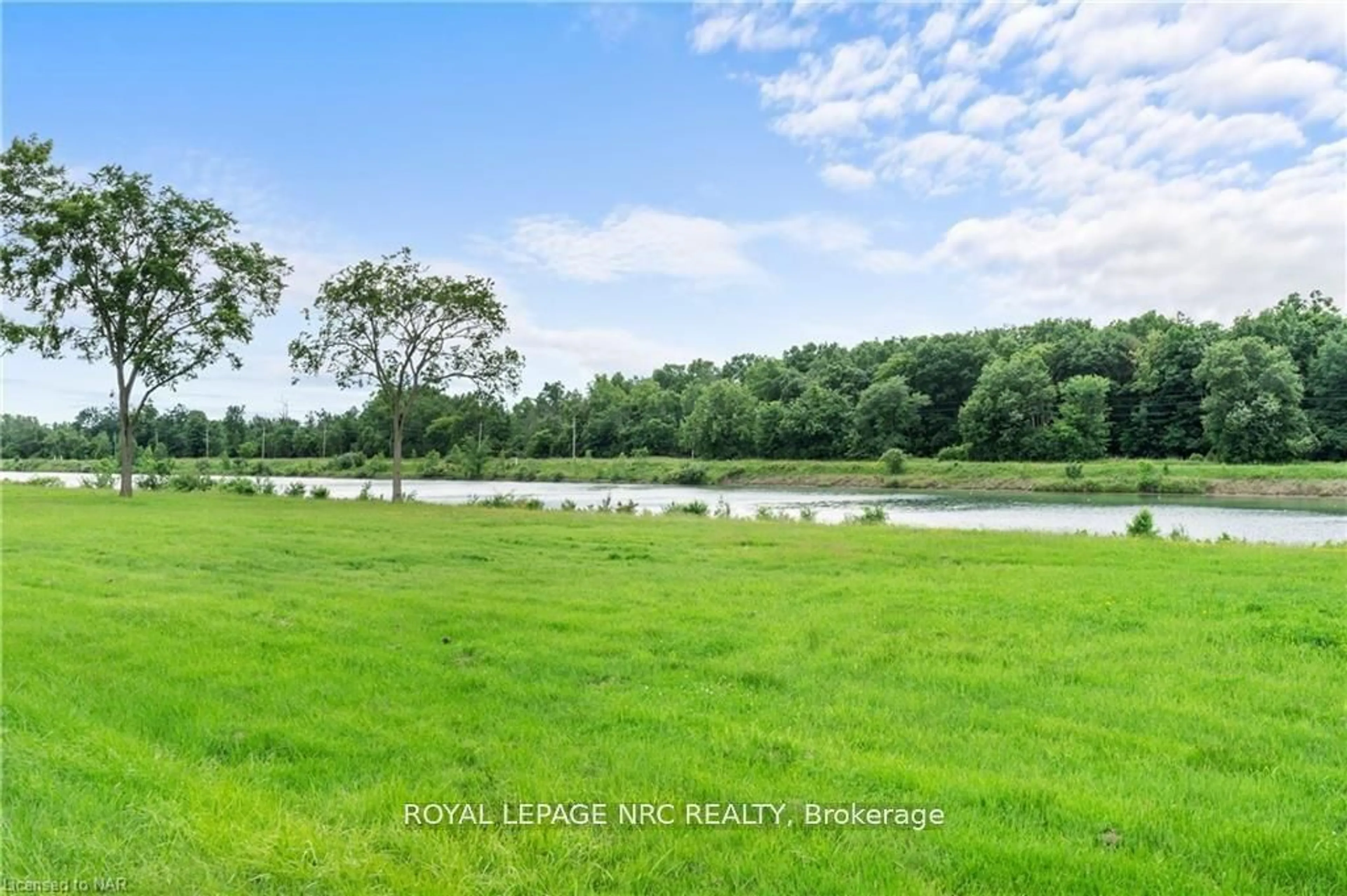 A pic from outside/outdoor area/front of a property/back of a property/a pic from drone, water/lake/river/ocean view for 120 Kingsway, Welland Ontario L3B 3N9