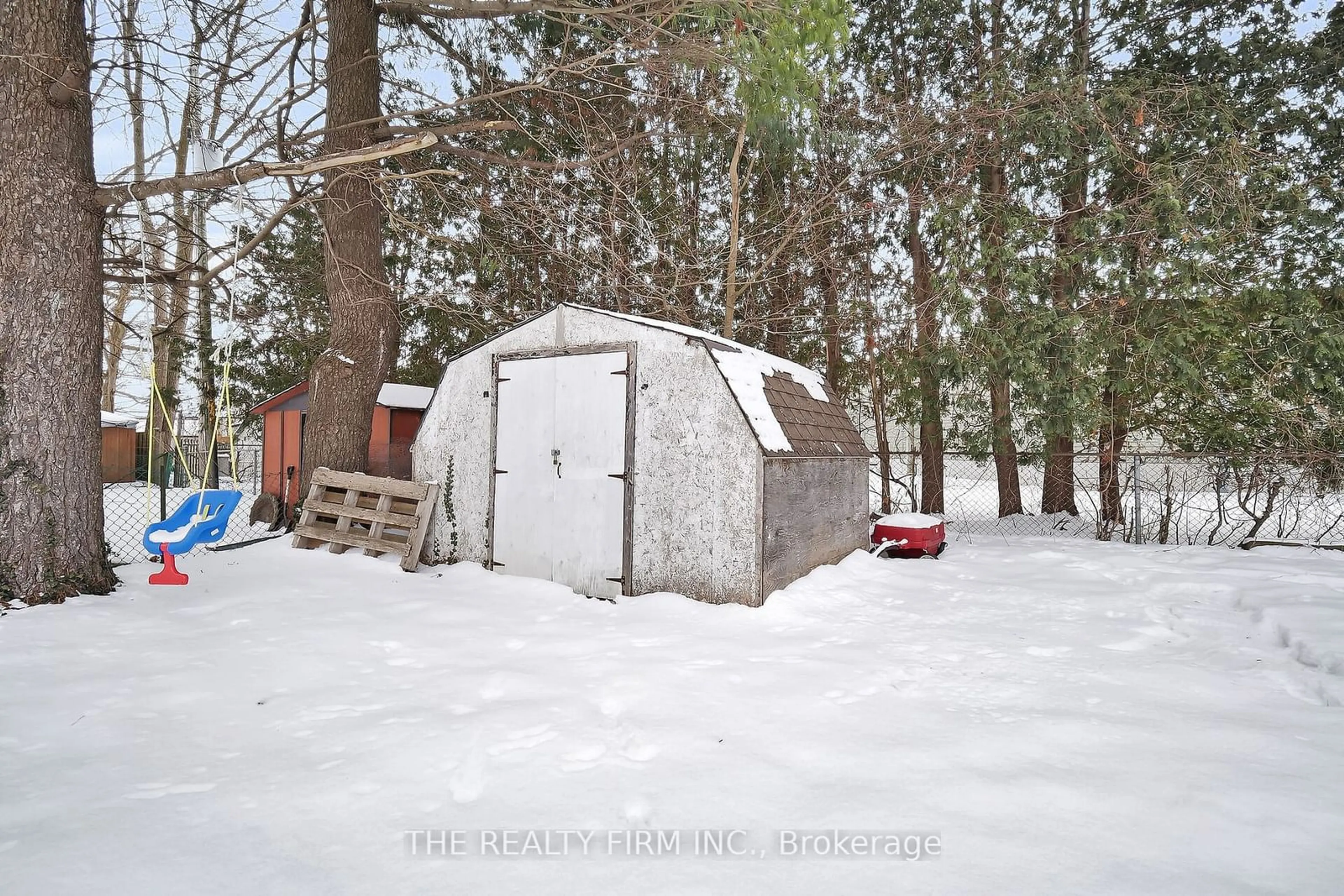 Shed for 1331 BRYDGES St, London Ontario N5W 2C5