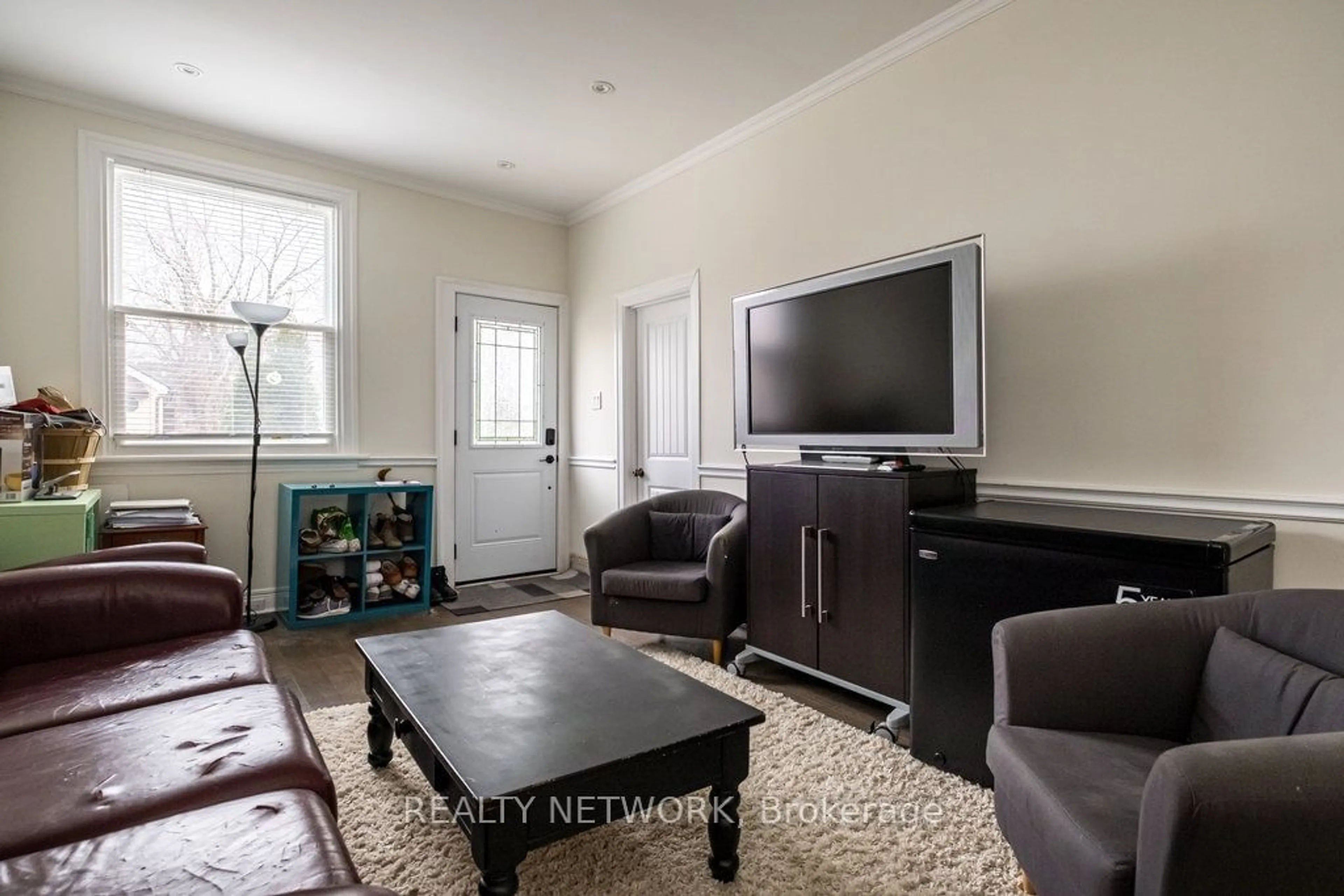 Living room with furniture, unknown for 109 Royal Ave, Hamilton Ontario L8S 2C6