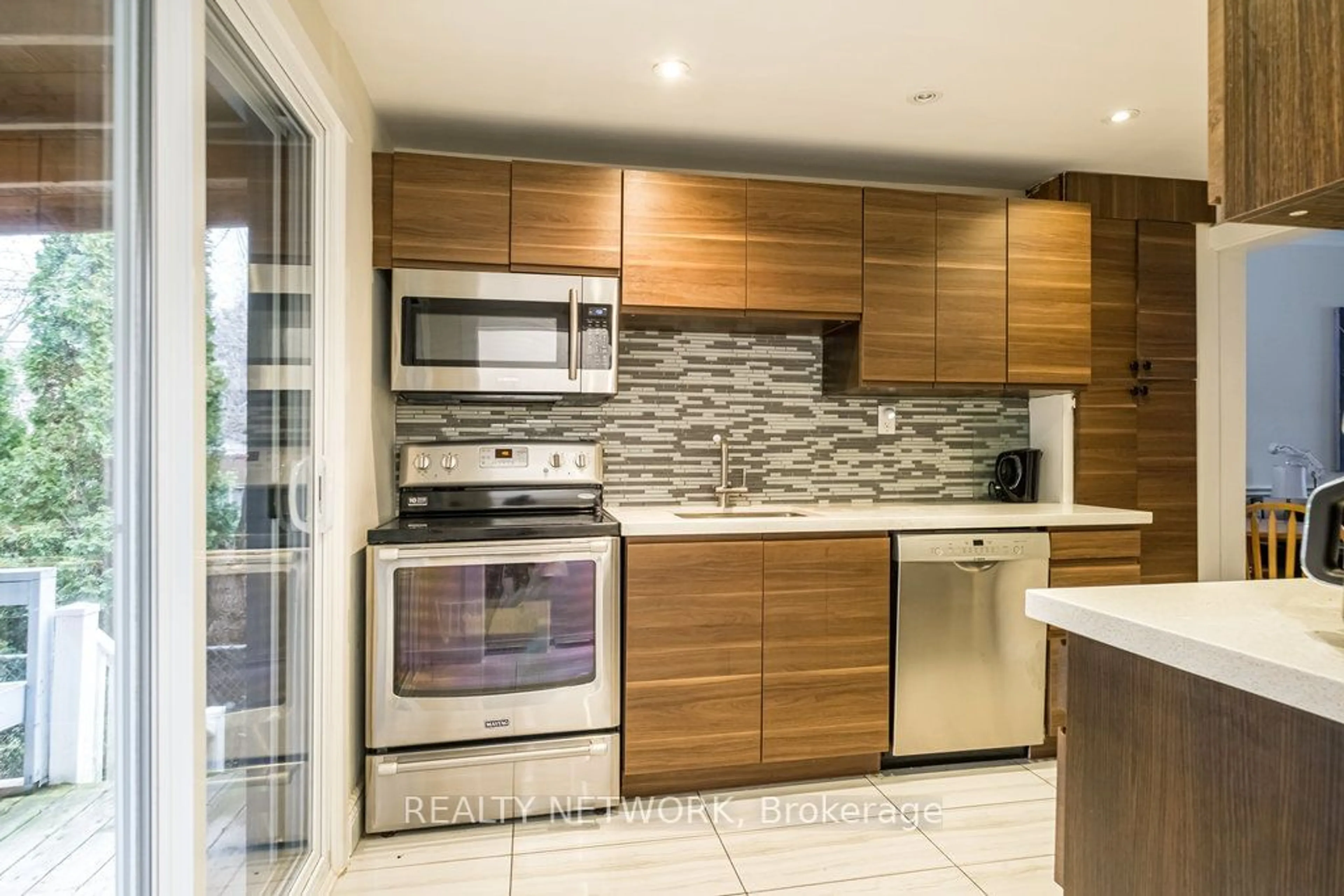 Contemporary kitchen, unknown for 109 Royal Ave, Hamilton Ontario L8S 2C6