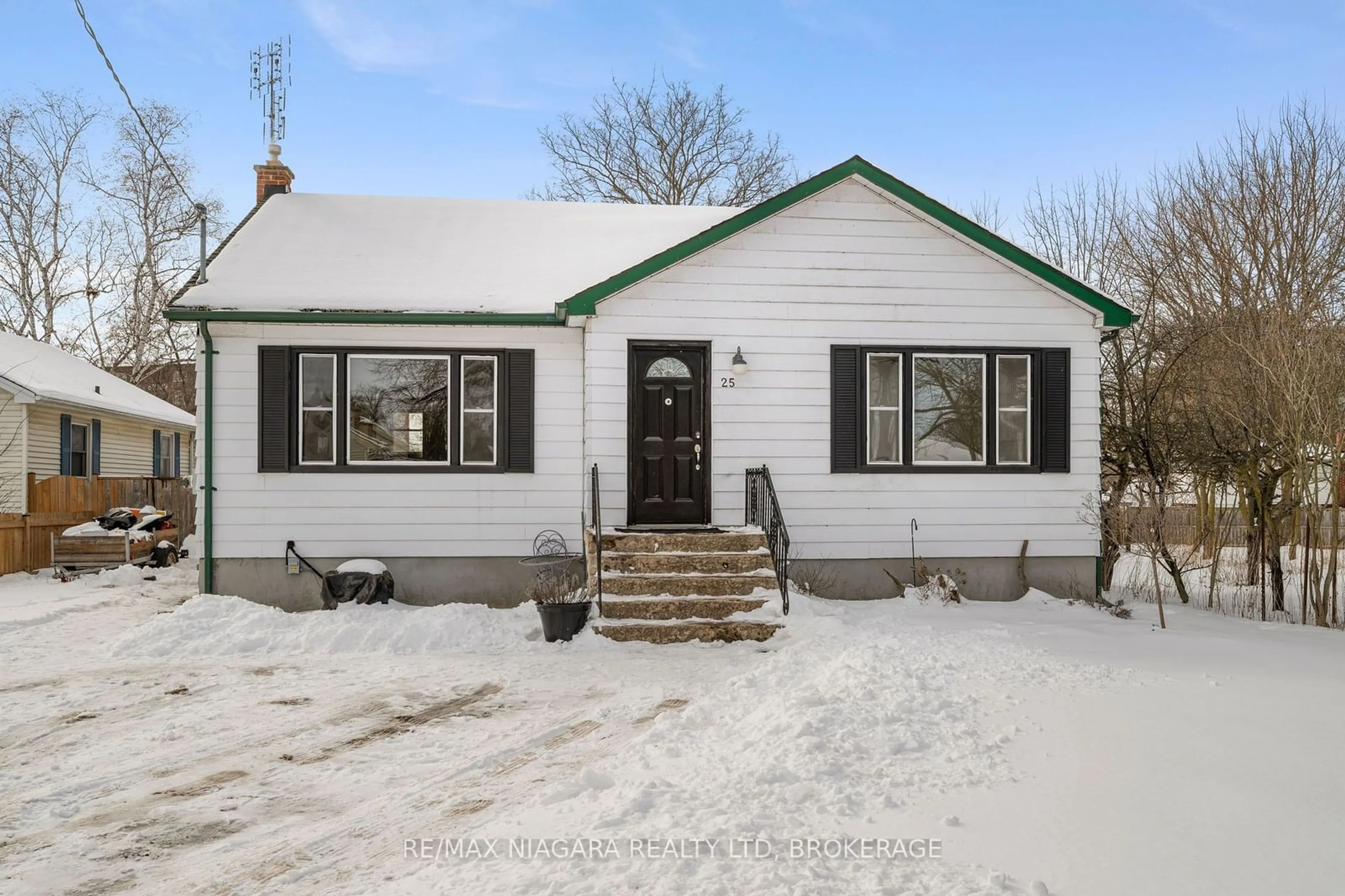 Unknown for 25 Dunkeld Ave, St. Catharines Ontario L2M 4A4