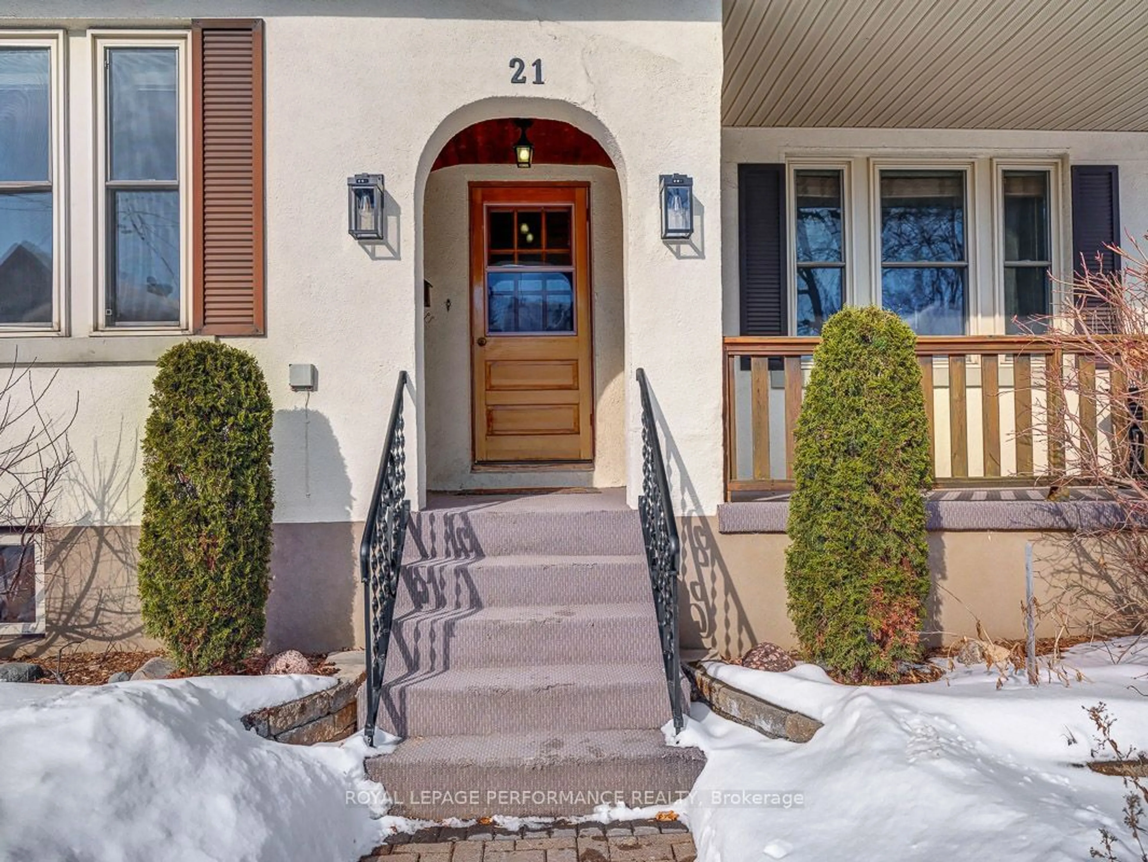 Indoor entryway for 21 Prince Albert St, Overbrook - Castleheights and Area Ontario K1K 2A5