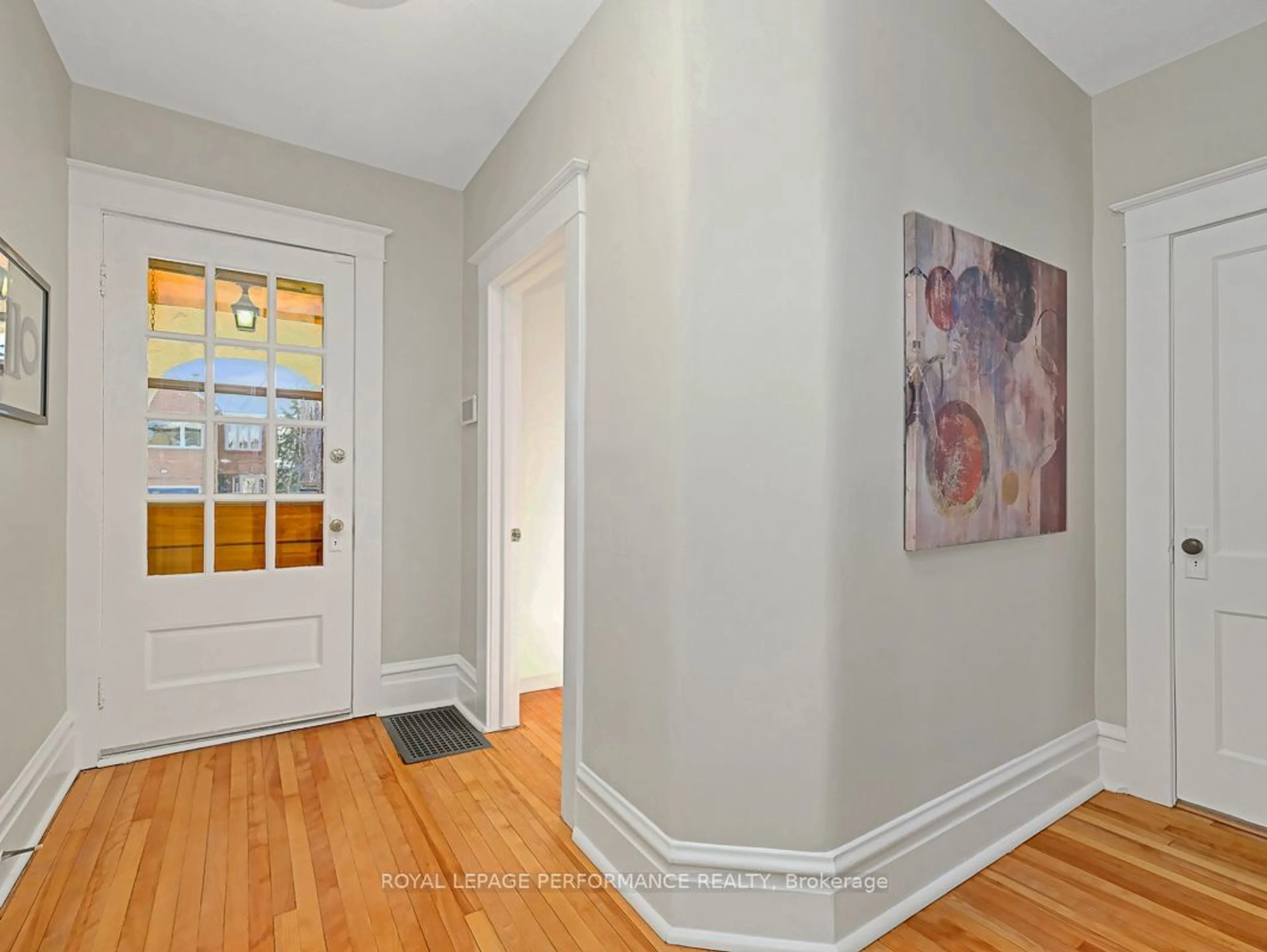 Indoor entryway for 21 Prince Albert St, Overbrook - Castleheights and Area Ontario K1K 2A5