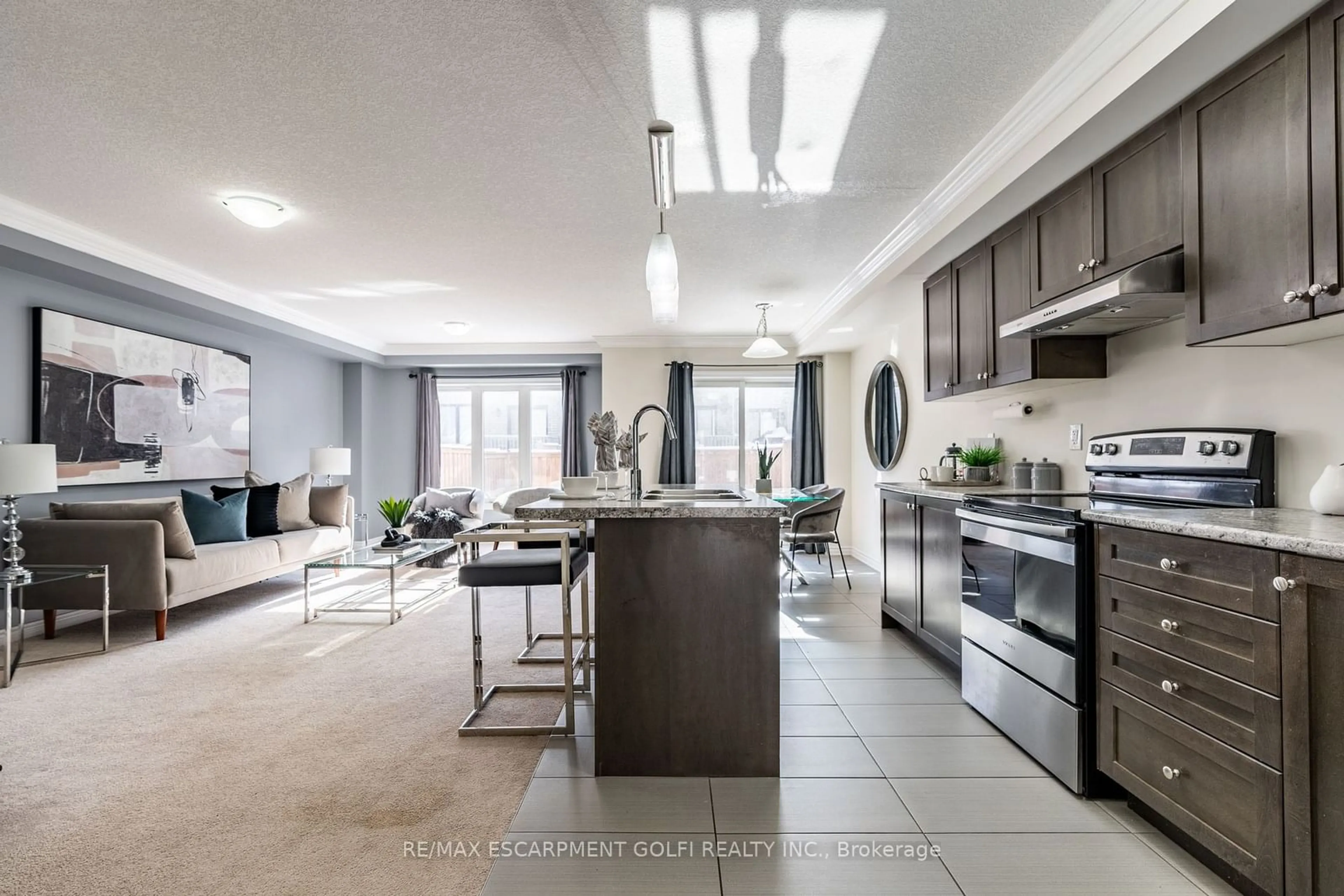 Open concept kitchen, ceramic/tile floor for 4 Pagebrook Cres, Hamilton Ontario L8J 0K8