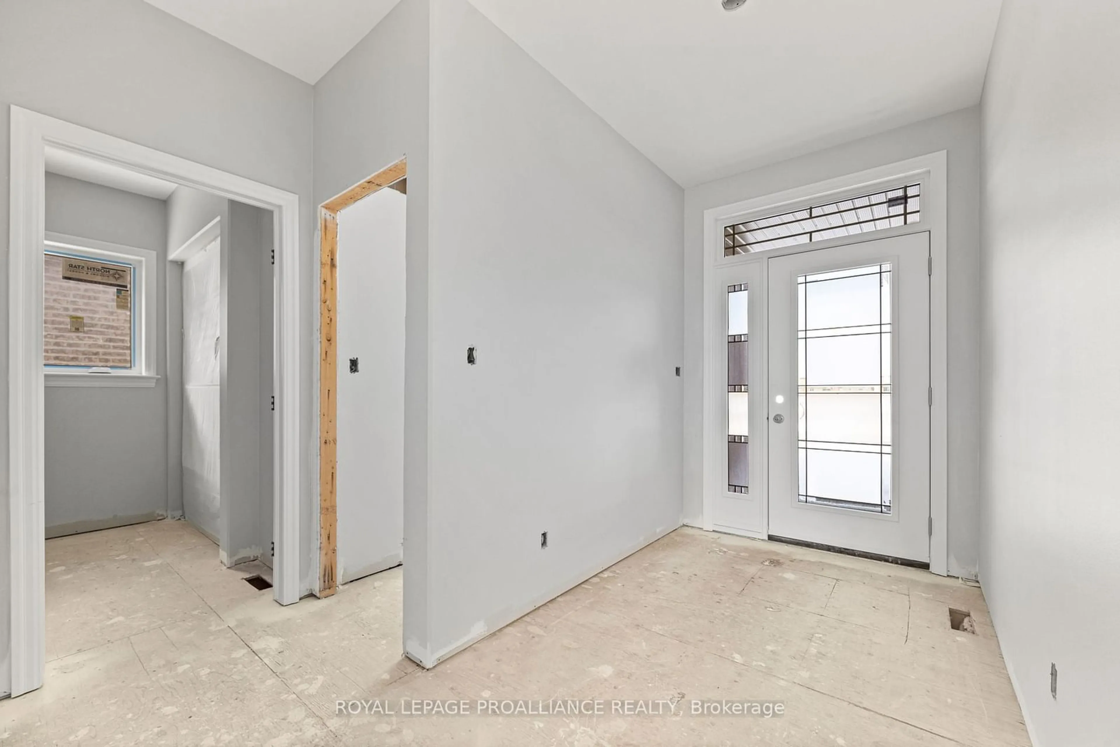 Indoor entryway for 15 Andrew Cres, Quinte West Ontario K8V 0K1