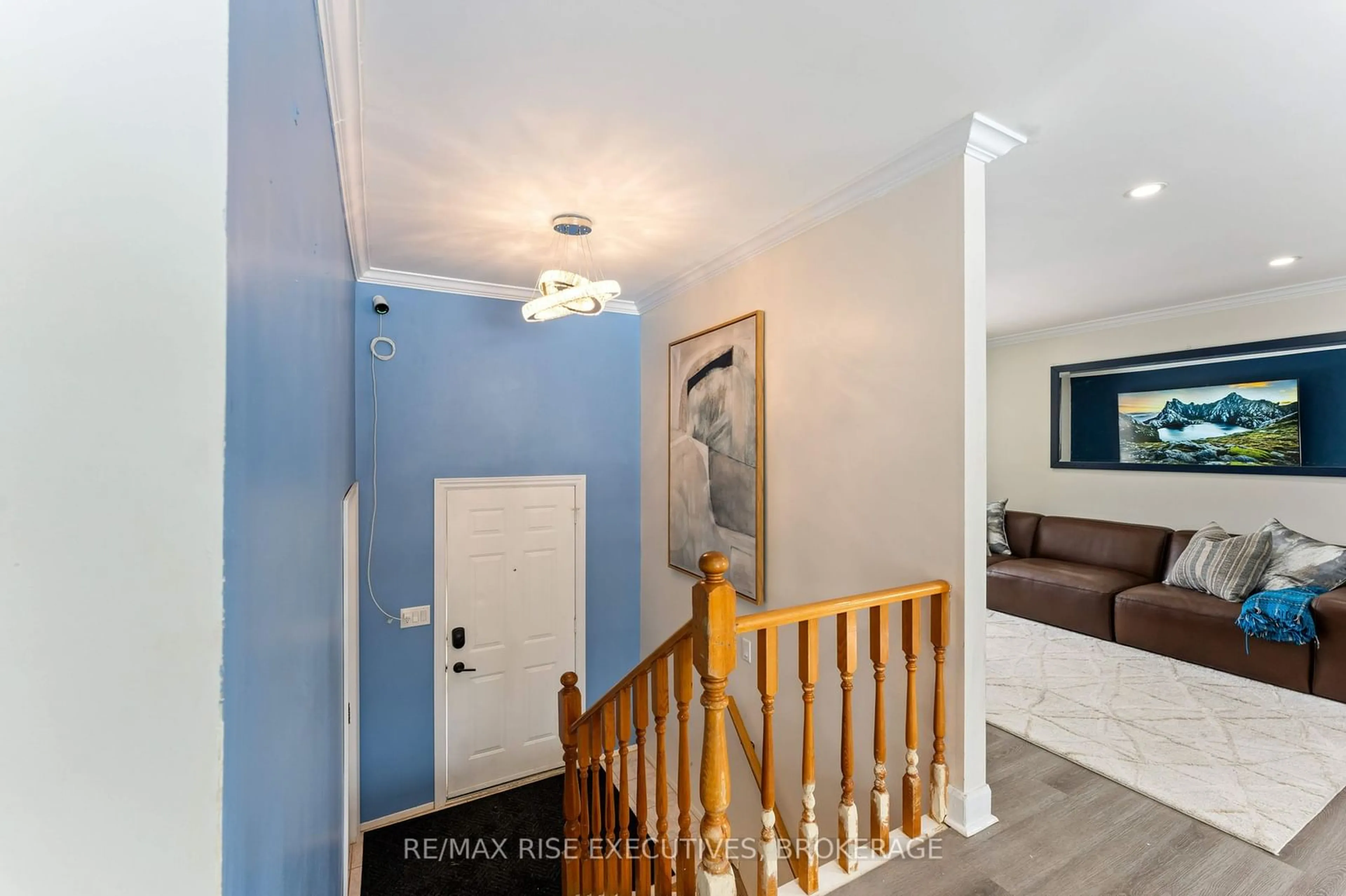 Indoor entryway for 10 Barker Dr, Kingston Ontario K7K 6L3