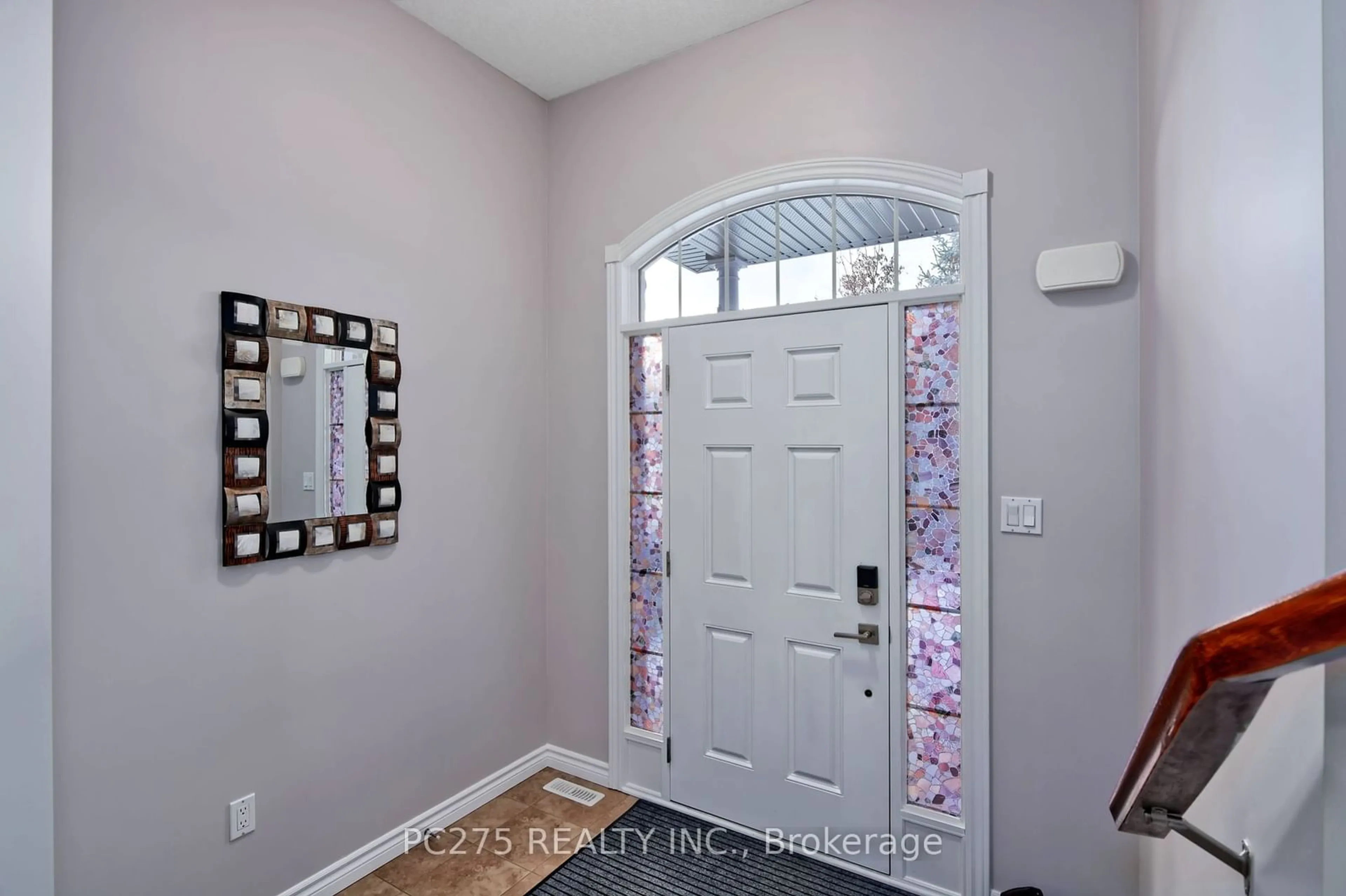 Indoor entryway for 951 Grenfell Dr, London Ontario N5X 4R8