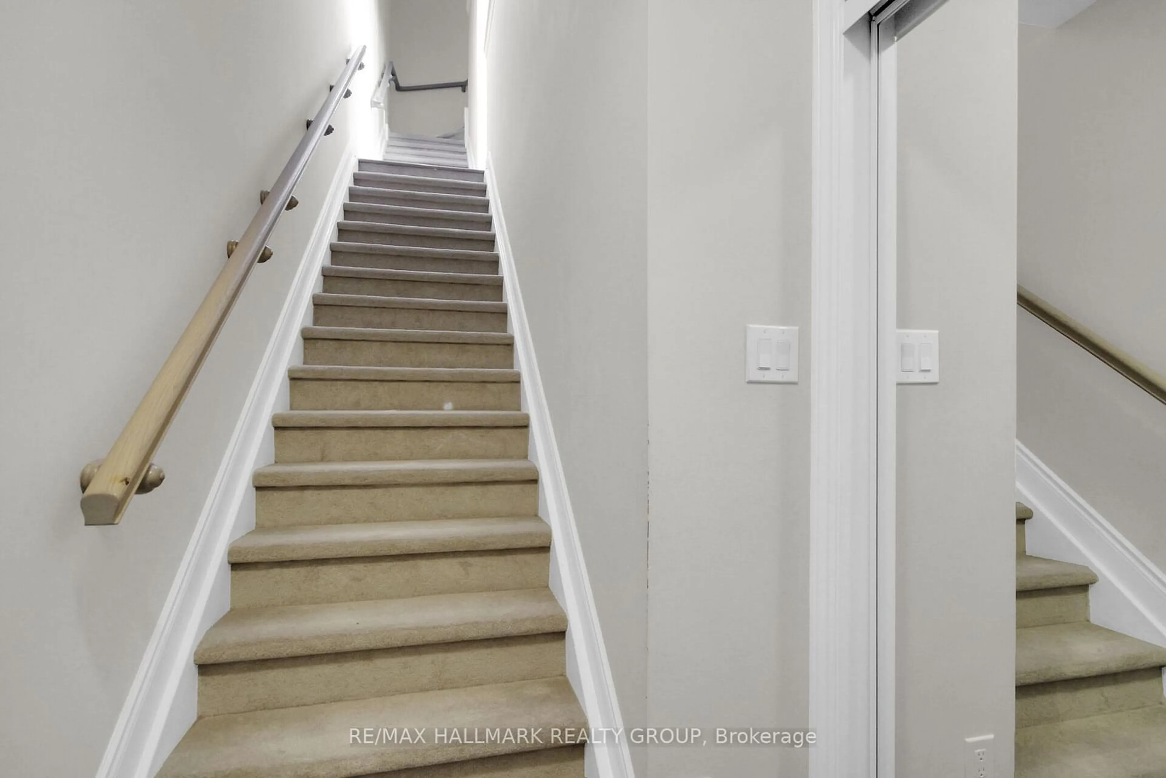 Stairs for 199 Anthracite Pt #71, Barrhaven Ontario K2J 7B4