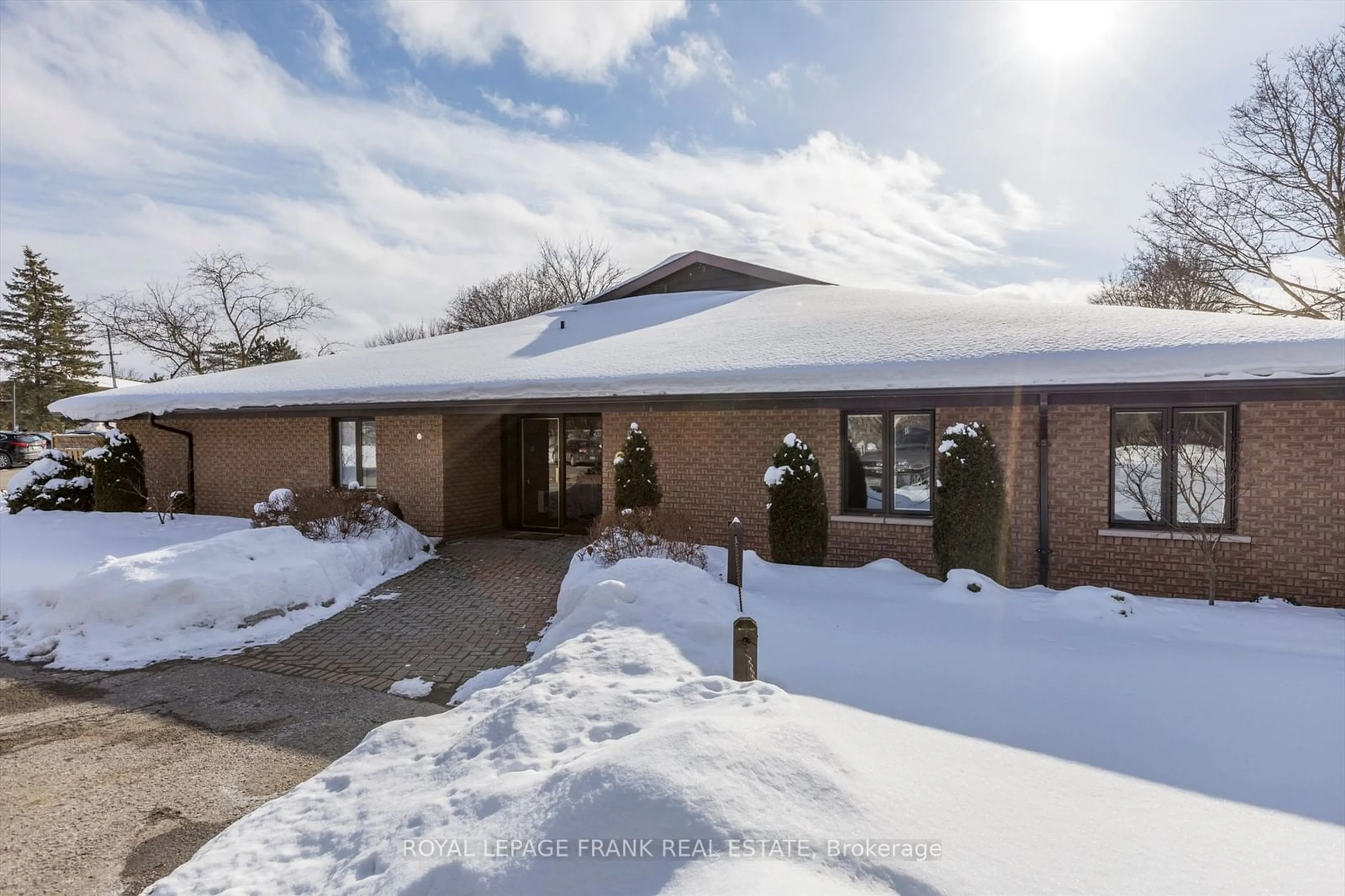 A pic from outside/outdoor area/front of a property/back of a property/a pic from drone, unknown for 645 Whitaker St #11, Peterborough Ontario K9H 7L5