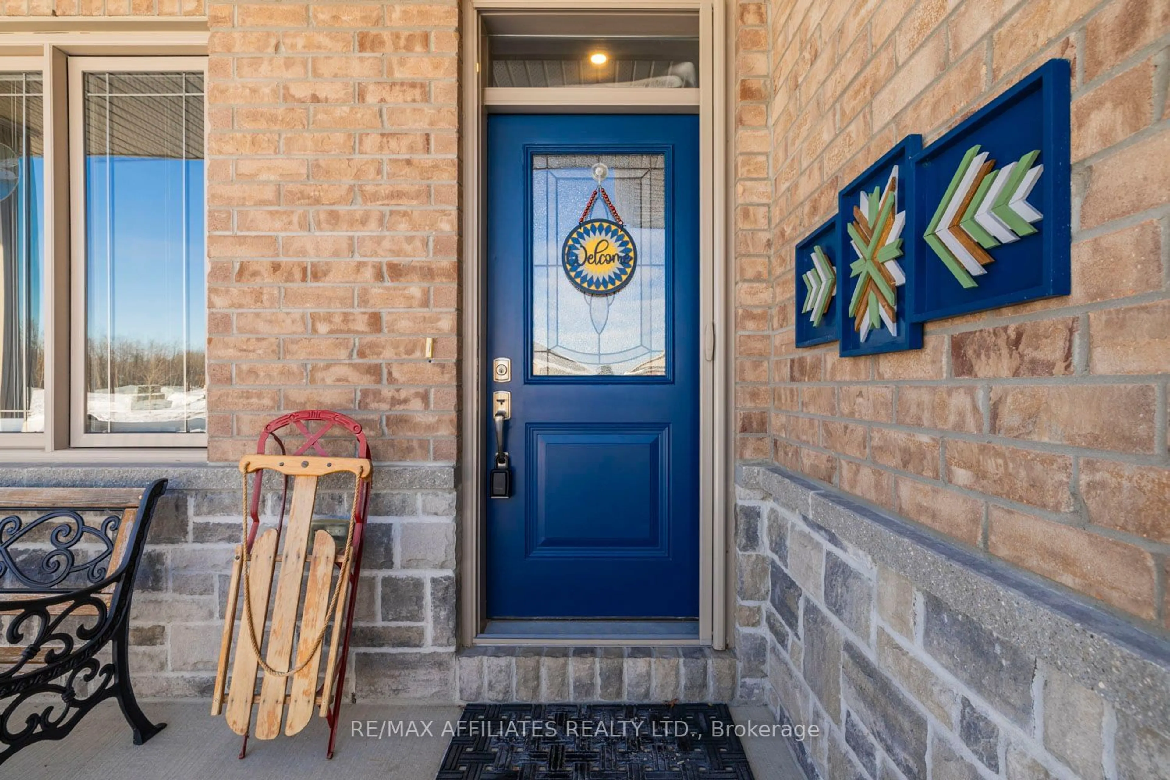 Indoor entryway for 4 Senators Gate Dr, Perth Ontario K7H 0B5