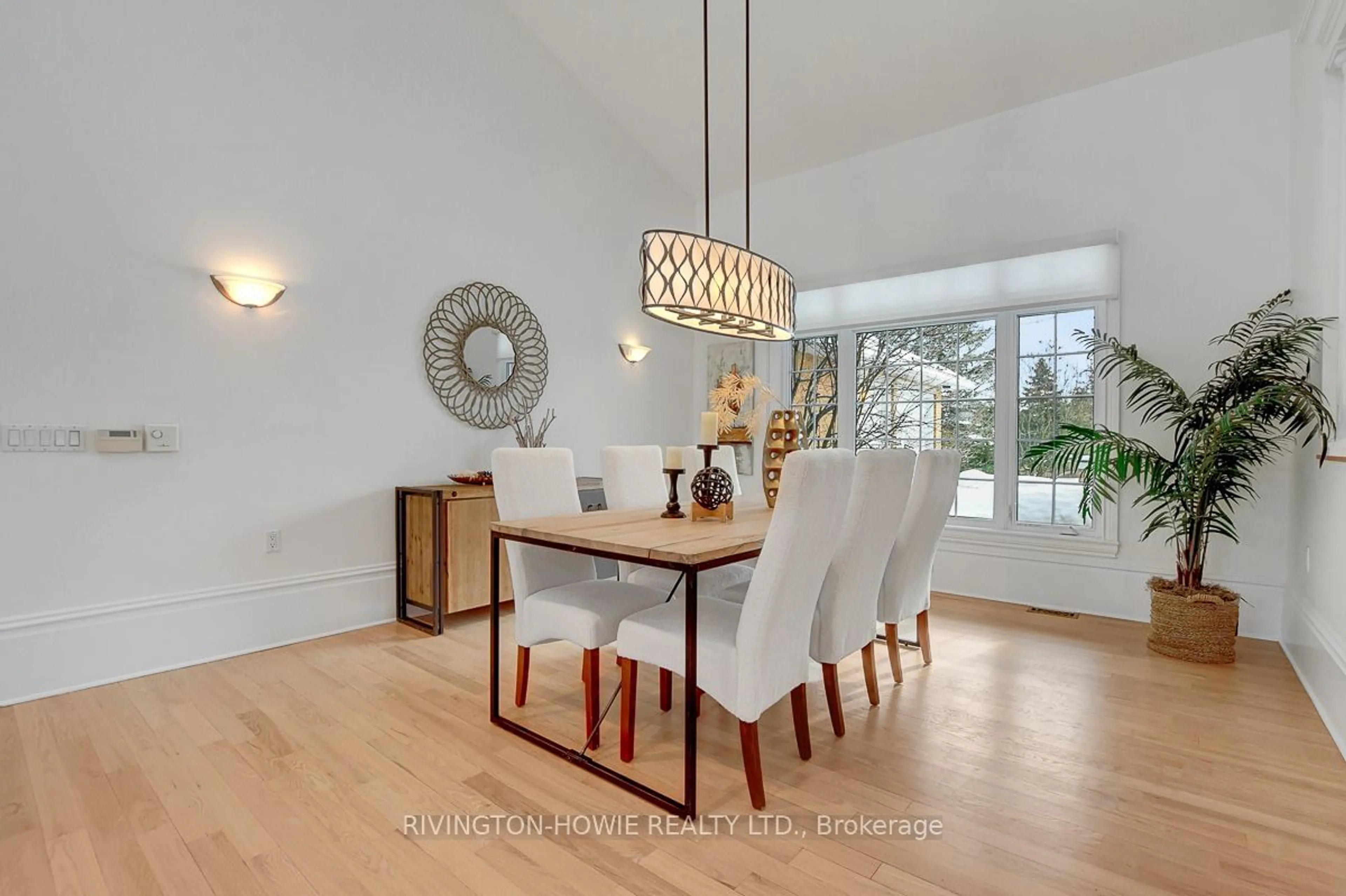 Dining room, wood/laminate floor for 113 Charlie's Lane, Carp - Huntley Ward Ontario K0A 1L0