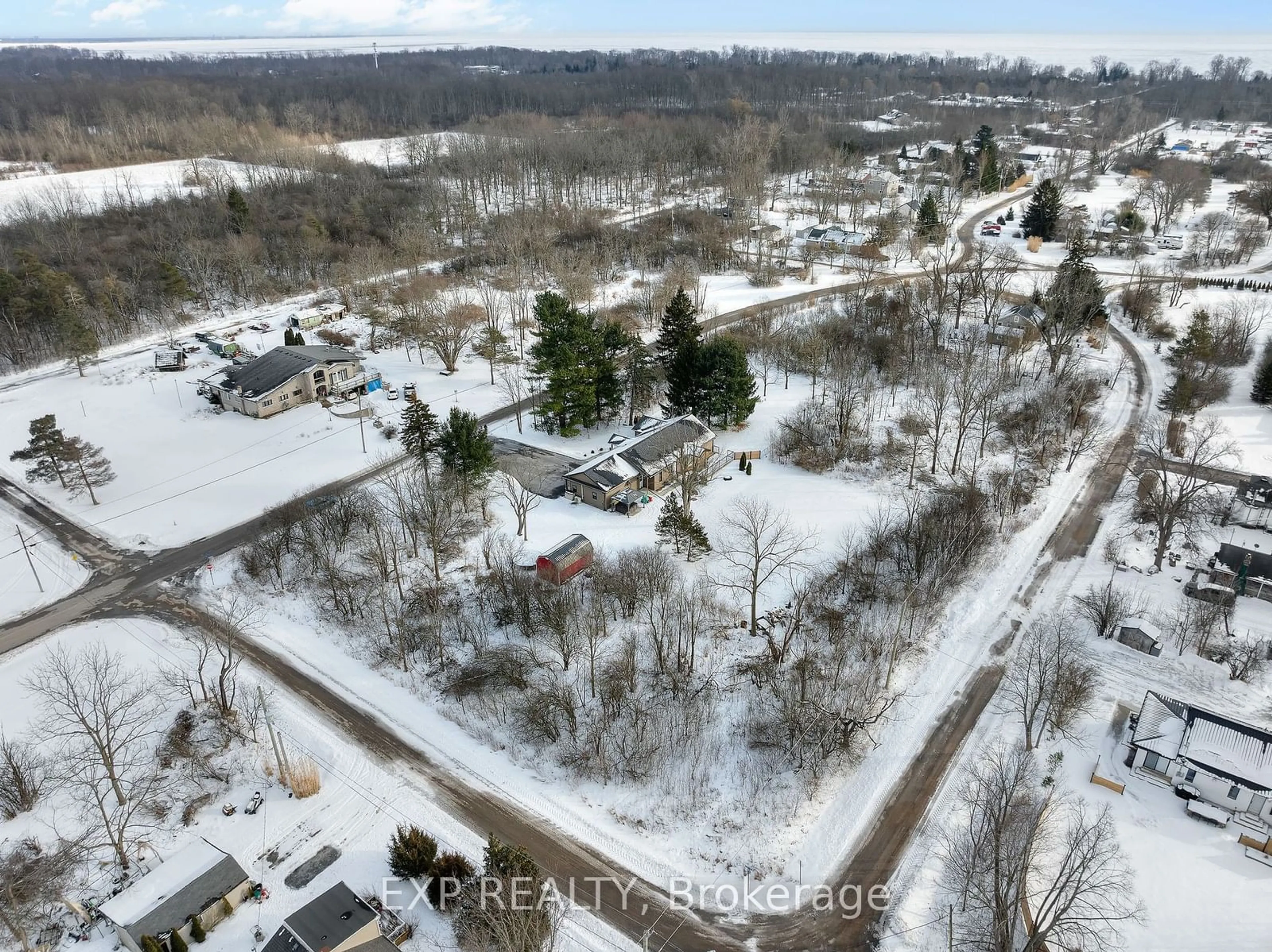 A pic from outside/outdoor area/front of a property/back of a property/a pic from drone, unknown for 617 Chapin Pkwy, Fort Erie Ontario L2A 5M4