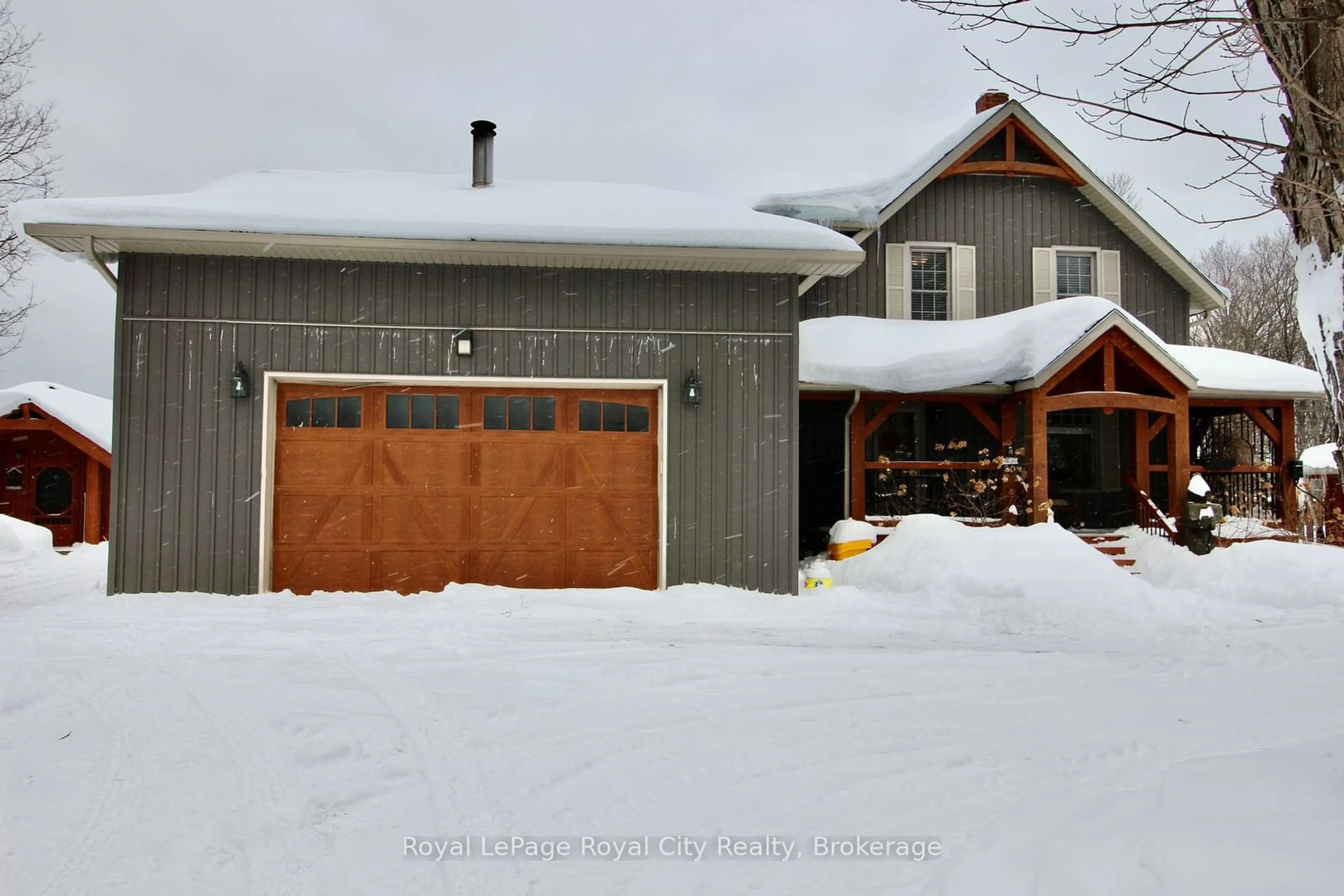 Indoor garage for 314 Cape Chin Rd, Northern Bruce Peninsula Ontario N0H 1W0