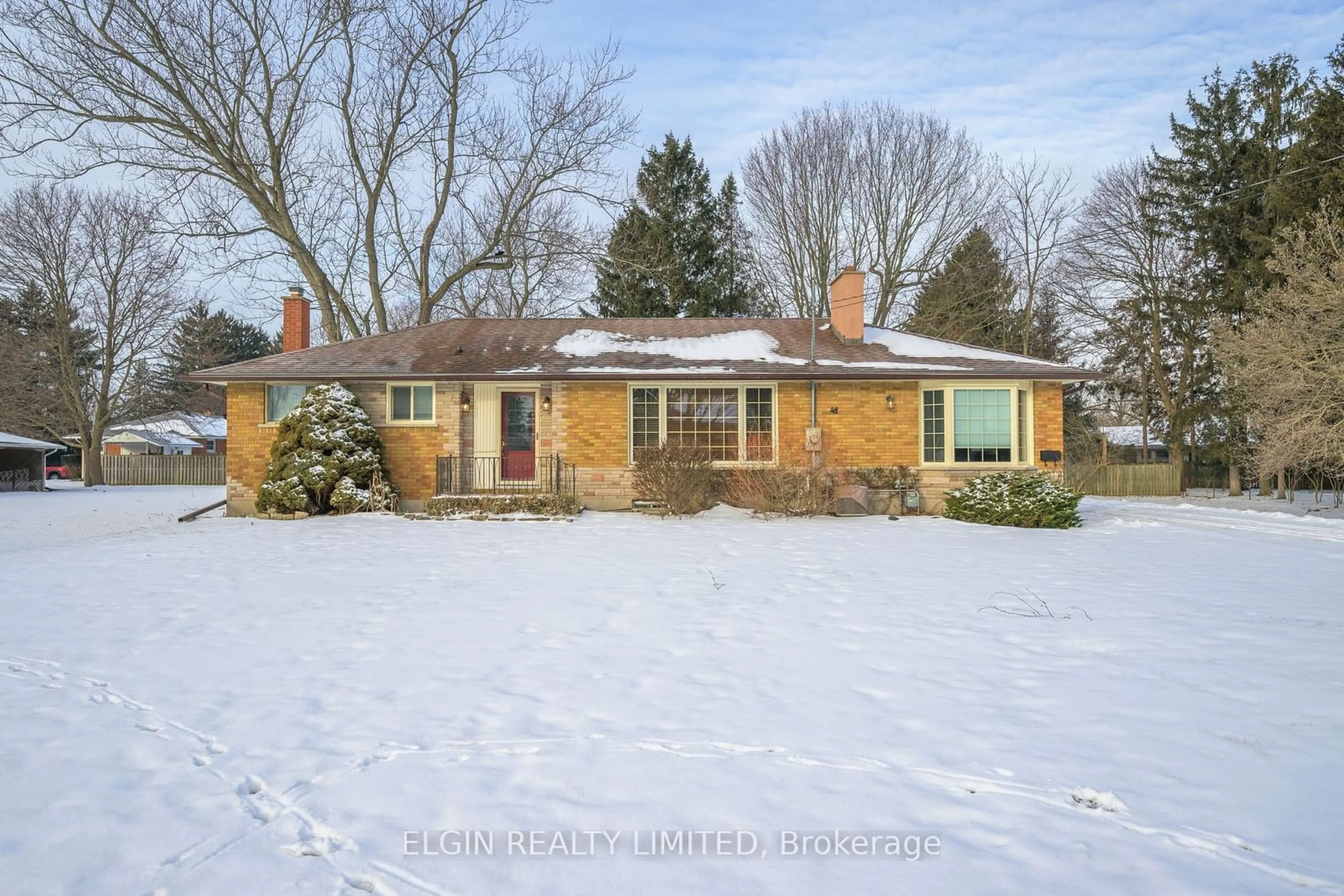 A pic from outside/outdoor area/front of a property/back of a property/a pic from drone, street for 48 Marlene St, Central Elgin Ontario N5R 1B6