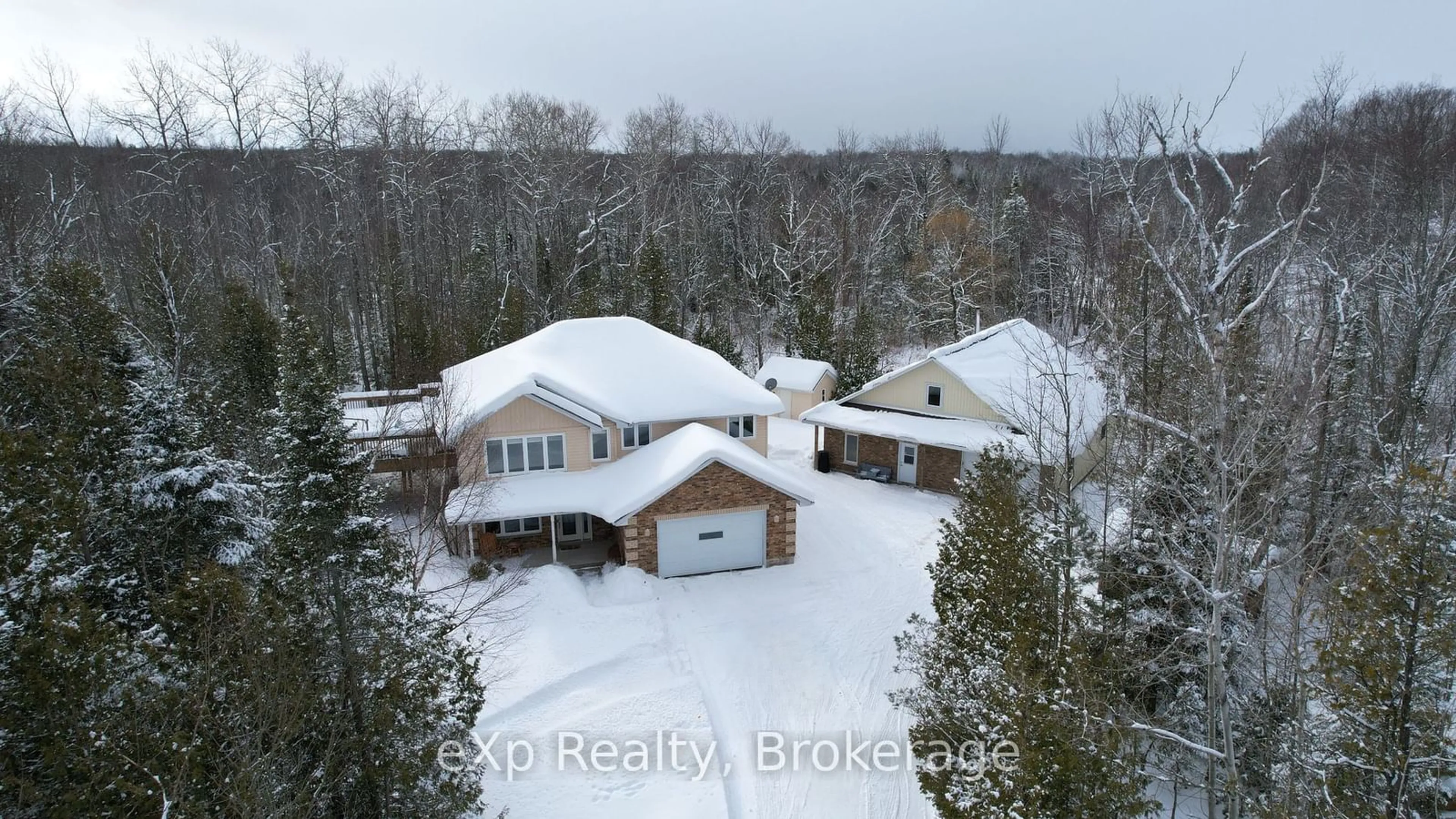 A pic from outside/outdoor area/front of a property/back of a property/a pic from drone, unknown for 98 Birch St, South Bruce Peninsula Ontario N0H 2G0