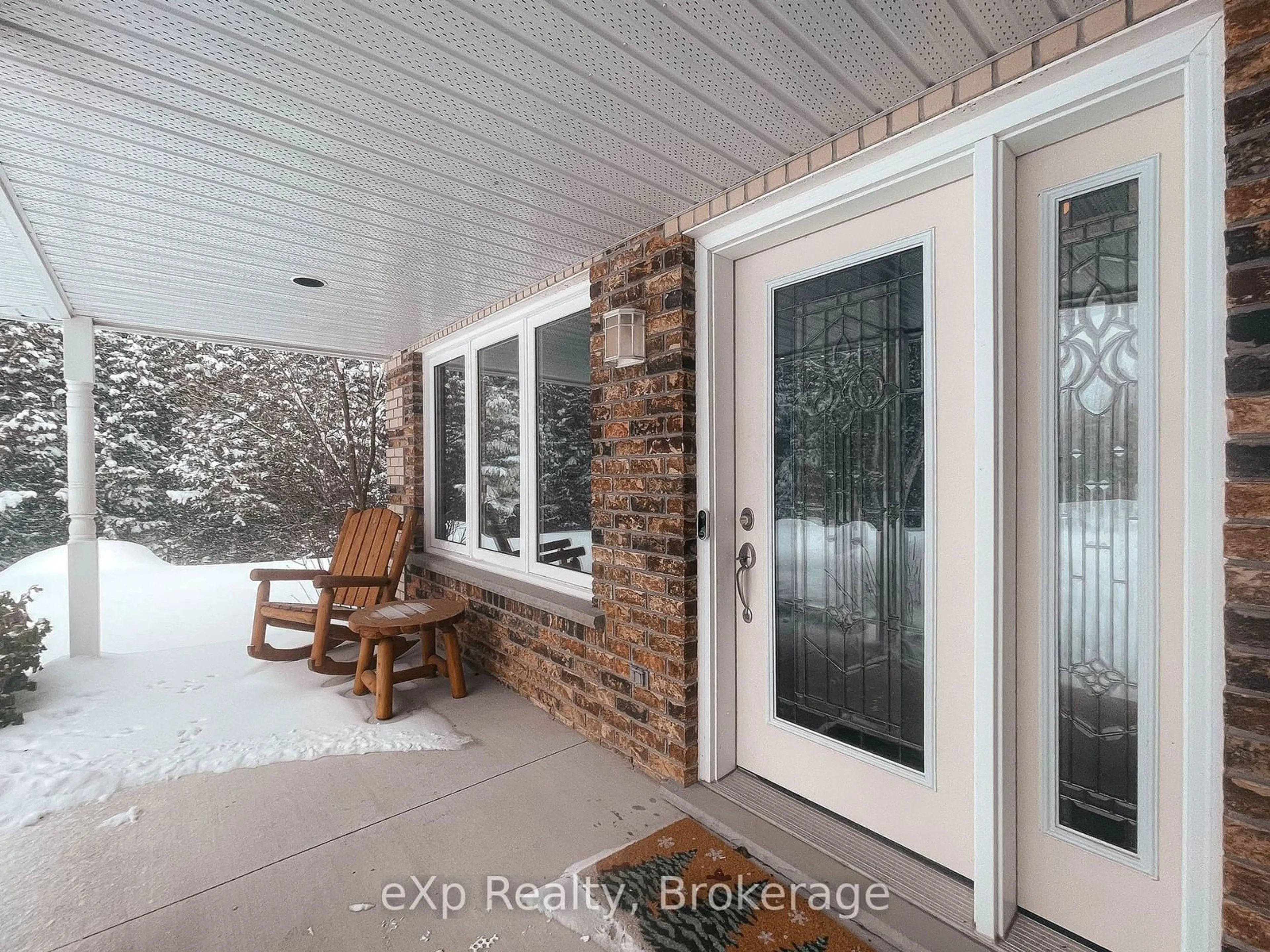 Indoor entryway for 98 Birch St, South Bruce Peninsula Ontario N0H 2G0