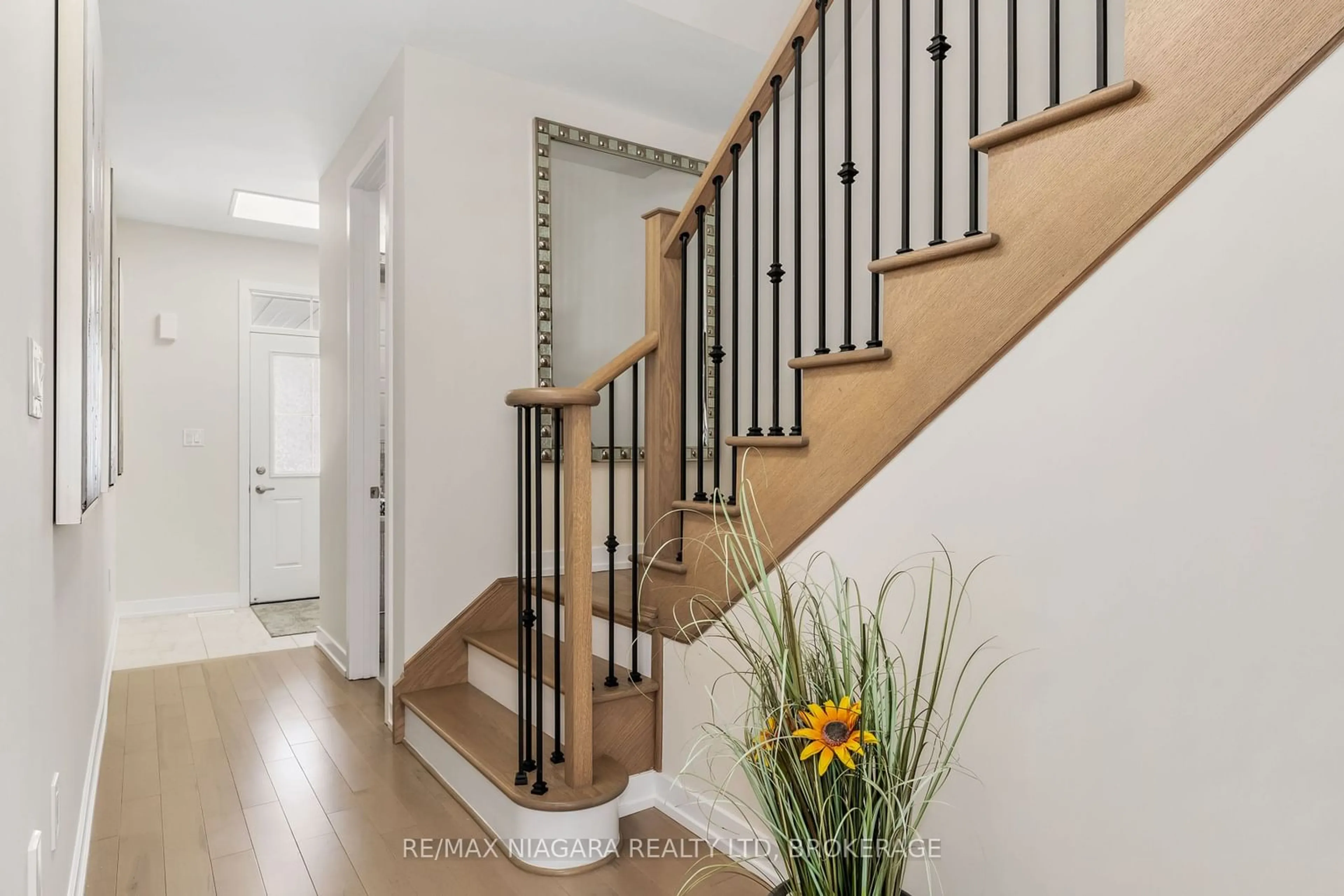 Indoor entryway for 30 Lavender Rd, Thorold Ontario L0S 1K0