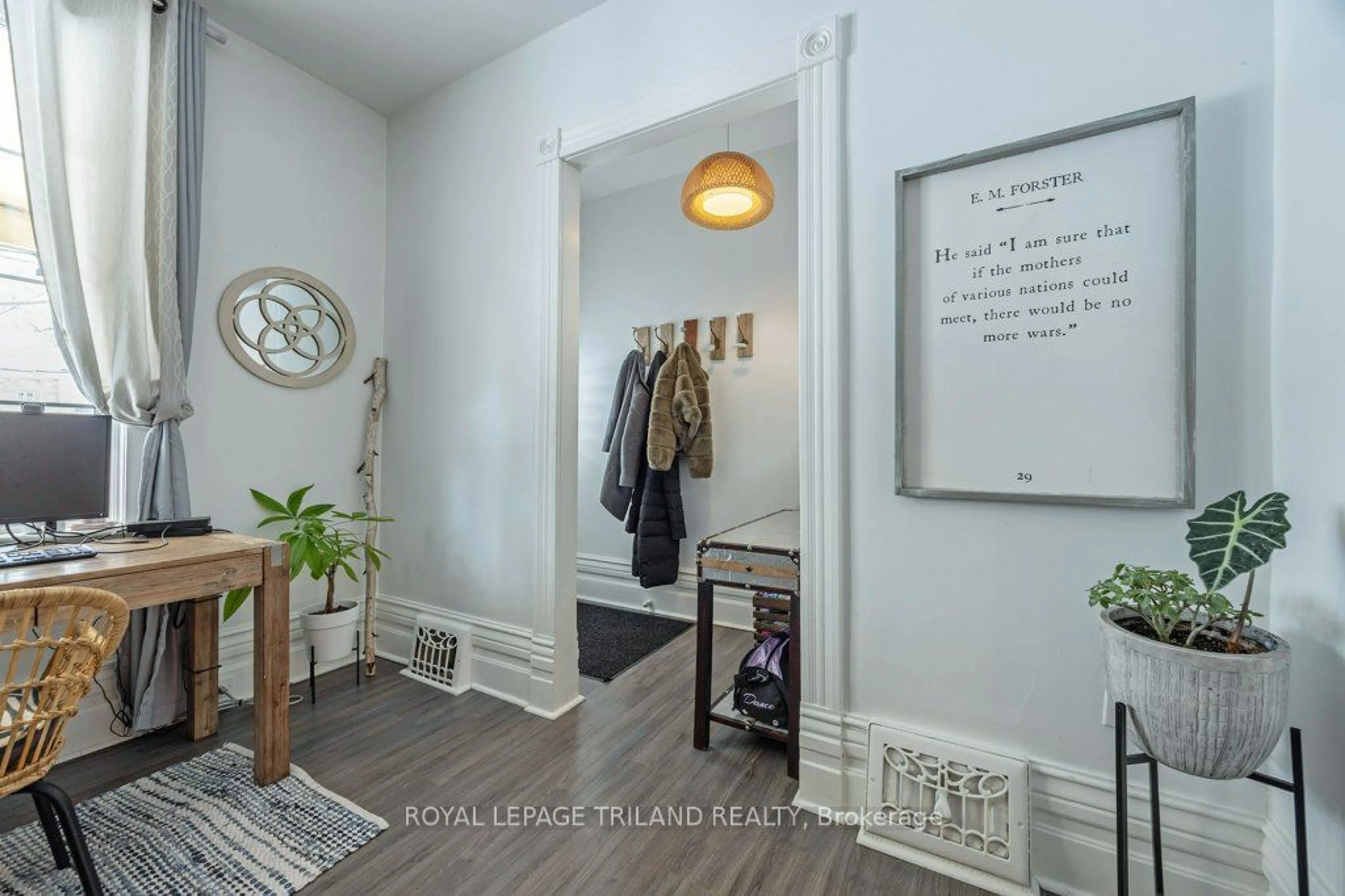 Indoor entryway for 193 Langarth St, London Ontario N6C 1Z4