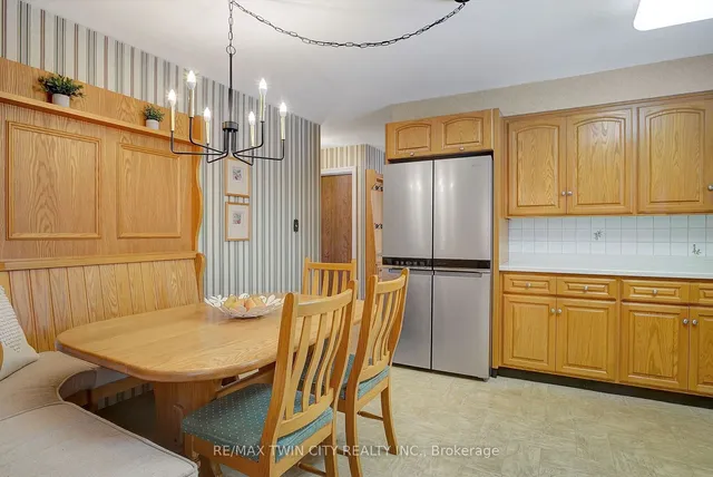 Additional property image - 28 Upper Canada Pl