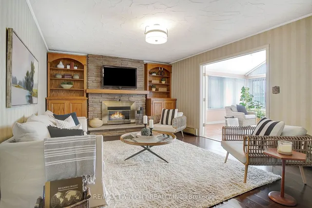 Additional property image - 28 Upper Canada Pl