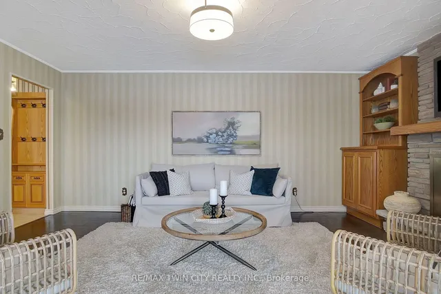 Additional property image - 28 Upper Canada Pl