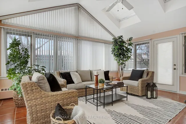 Additional property image - 28 Upper Canada Pl