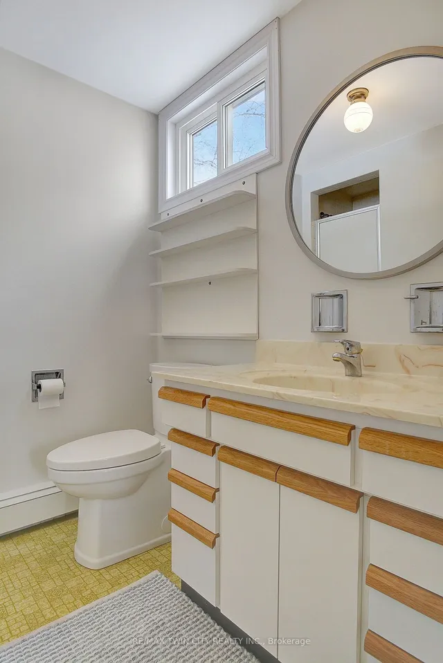 Additional property image - 28 Upper Canada Pl