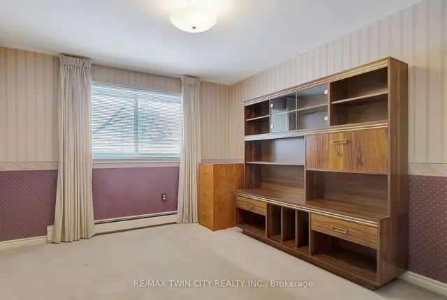 Additional property image - 28 Upper Canada Pl