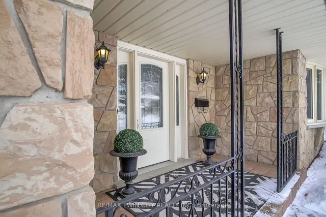 Additional property image - 28 Upper Canada Pl