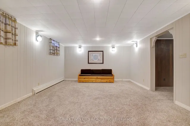 Additional property image - 28 Upper Canada Pl