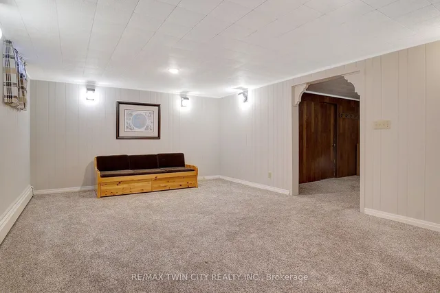 Additional property image - 28 Upper Canada Pl