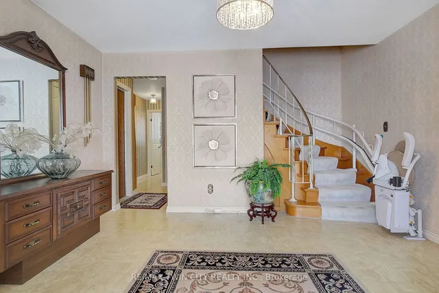 Additional property image - 28 Upper Canada Pl