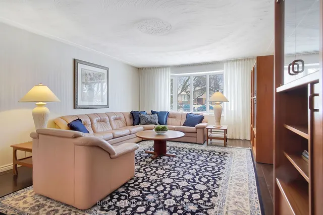 Additional property image - 28 Upper Canada Pl