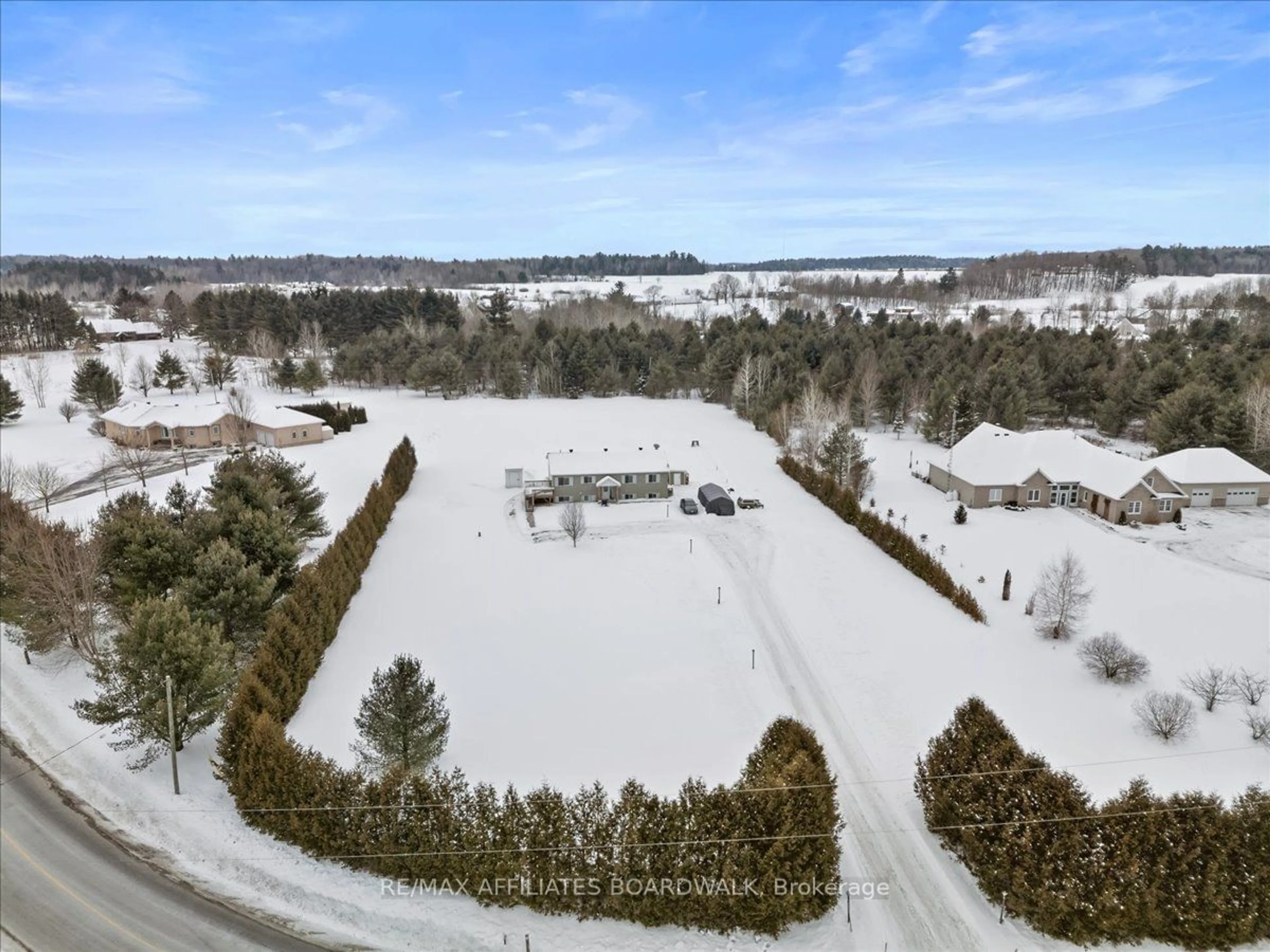 A pic from outside/outdoor area/front of a property/back of a property/a pic from drone, unknown for 3360 Wilhaven Dr, Orleans - Cumberland and Area Ontario K4C 1K4