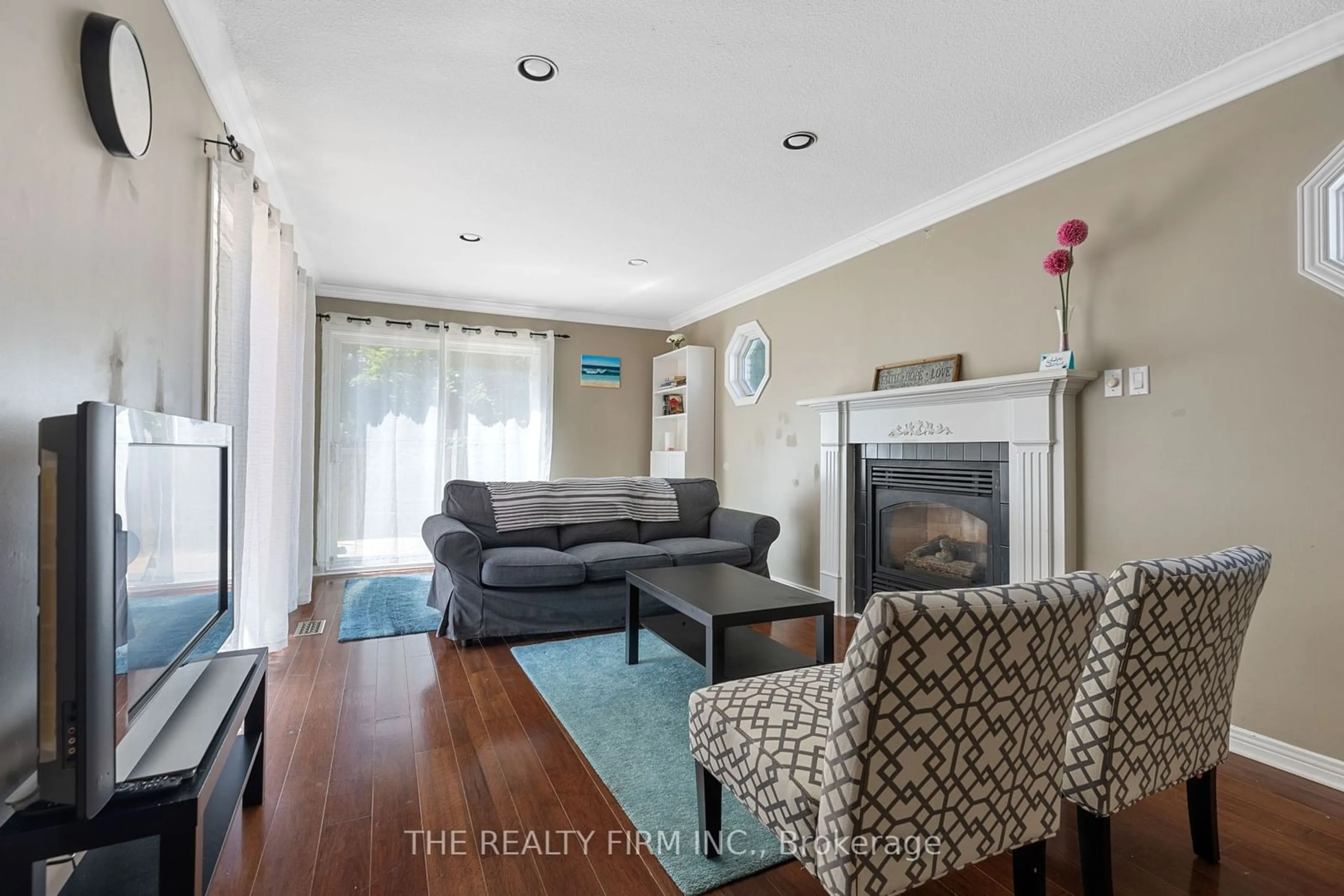 Living room with furniture, unknown for 248 Riverside Dr, London Ontario N6H 1E6