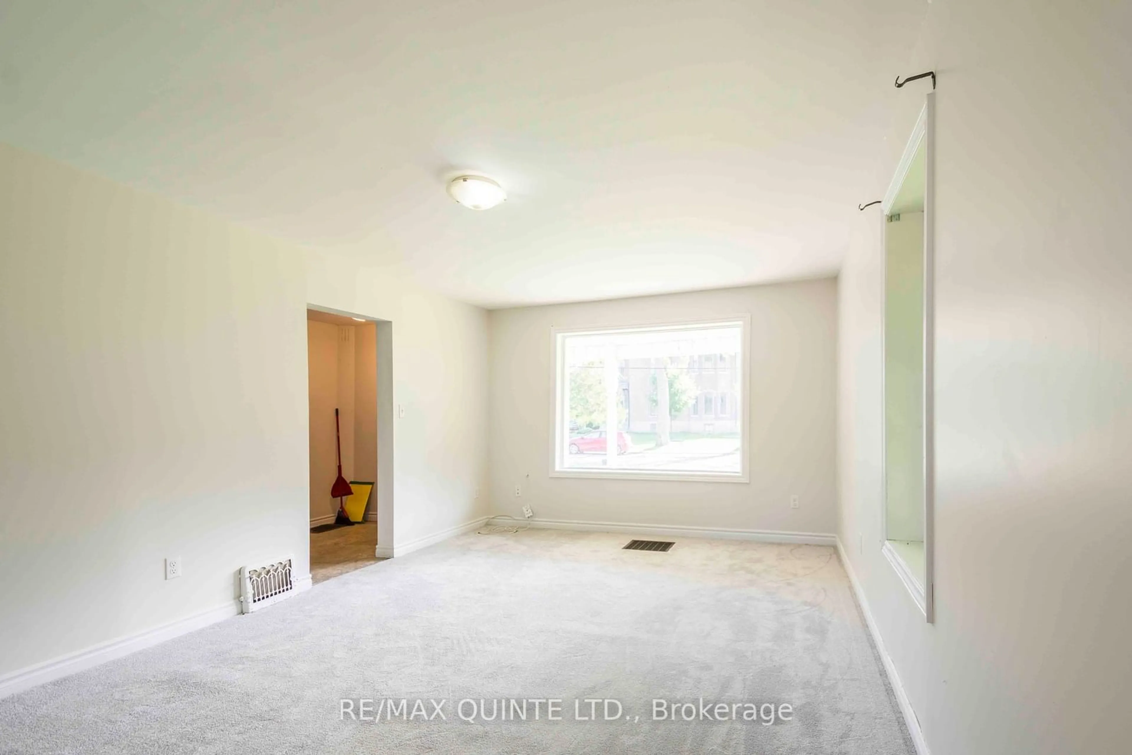 A pic of a room for 192 Dufferin Ave, Belleville Ontario K8N 3X1